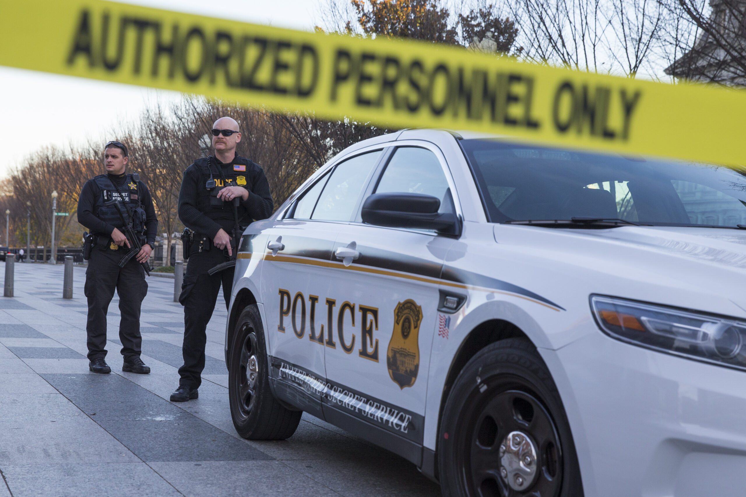 Secret Service agent’s gun, badge stolen outside headquarters