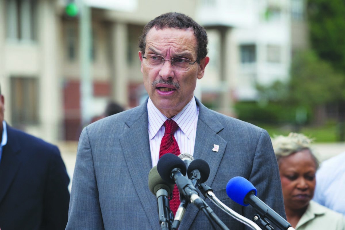 Mayor Vincent Gray approves $24 million for D.C. worker pay raises