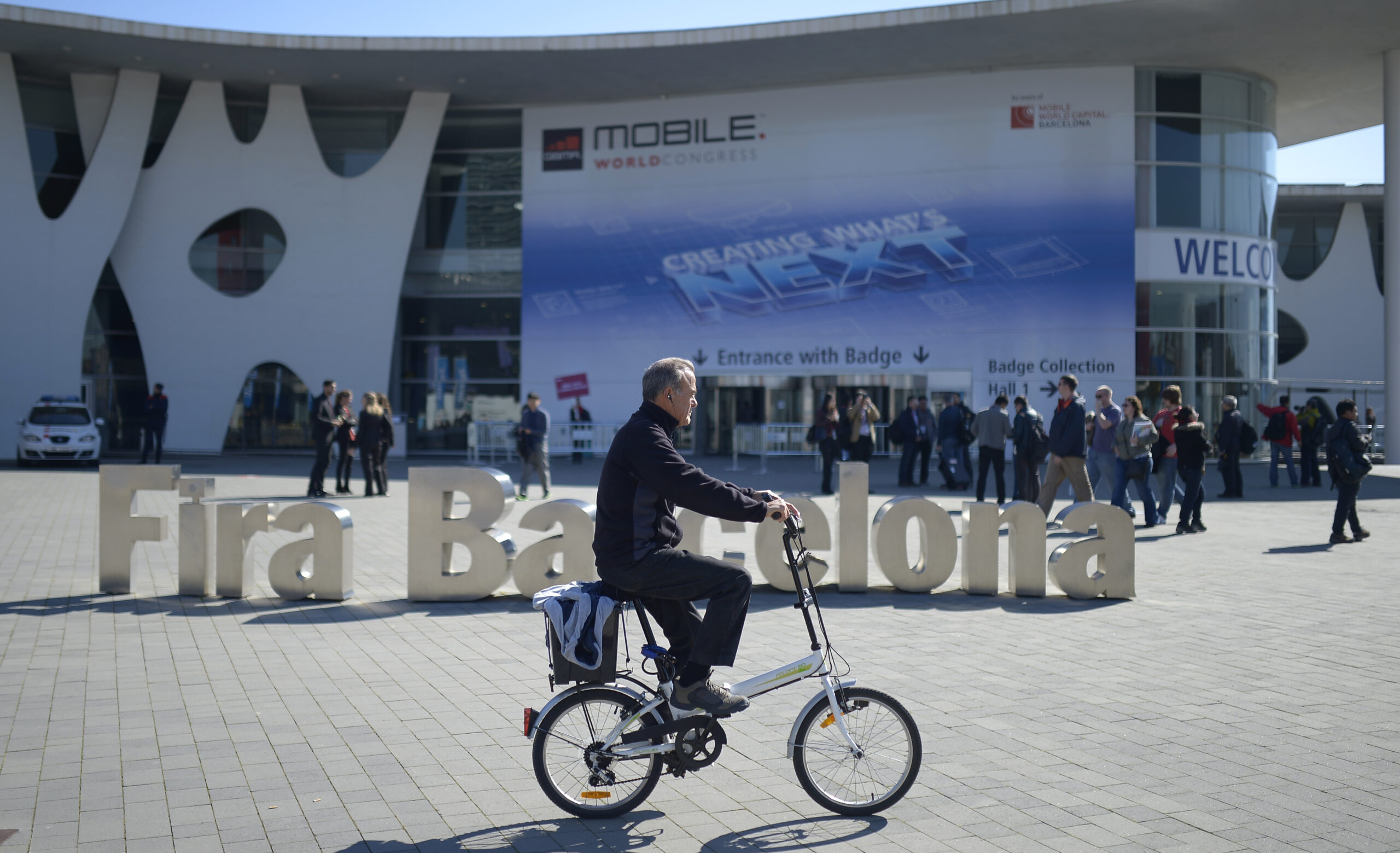 Microsoft plans spring Windows, phone updates