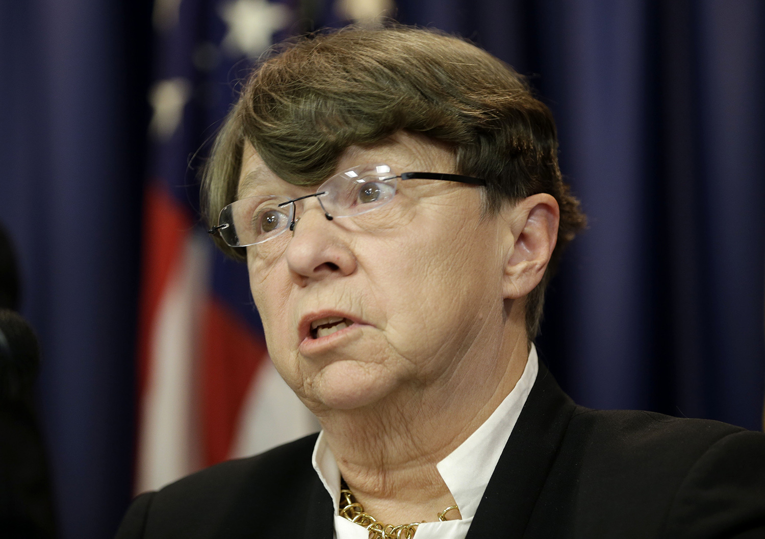 SEC head calls for more regulation of markets for Treasury securities