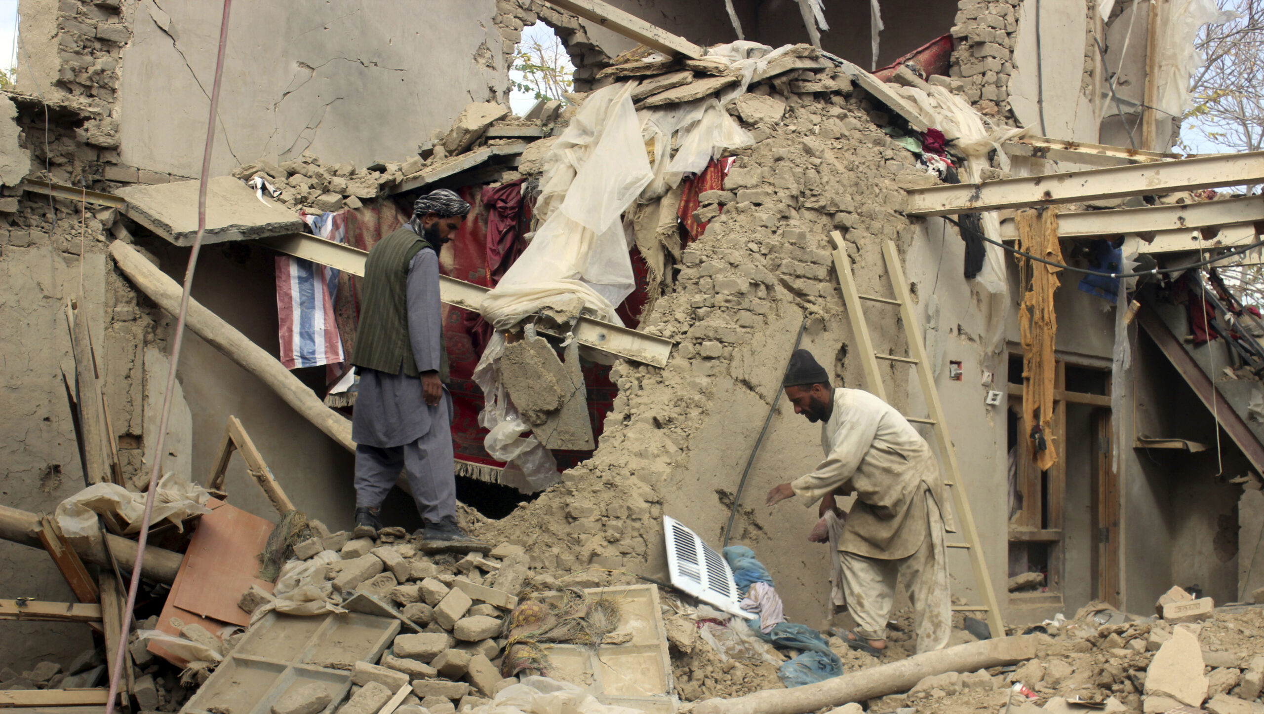 Officials: Dozens of Afghan civilian casualties in Kunduz battle