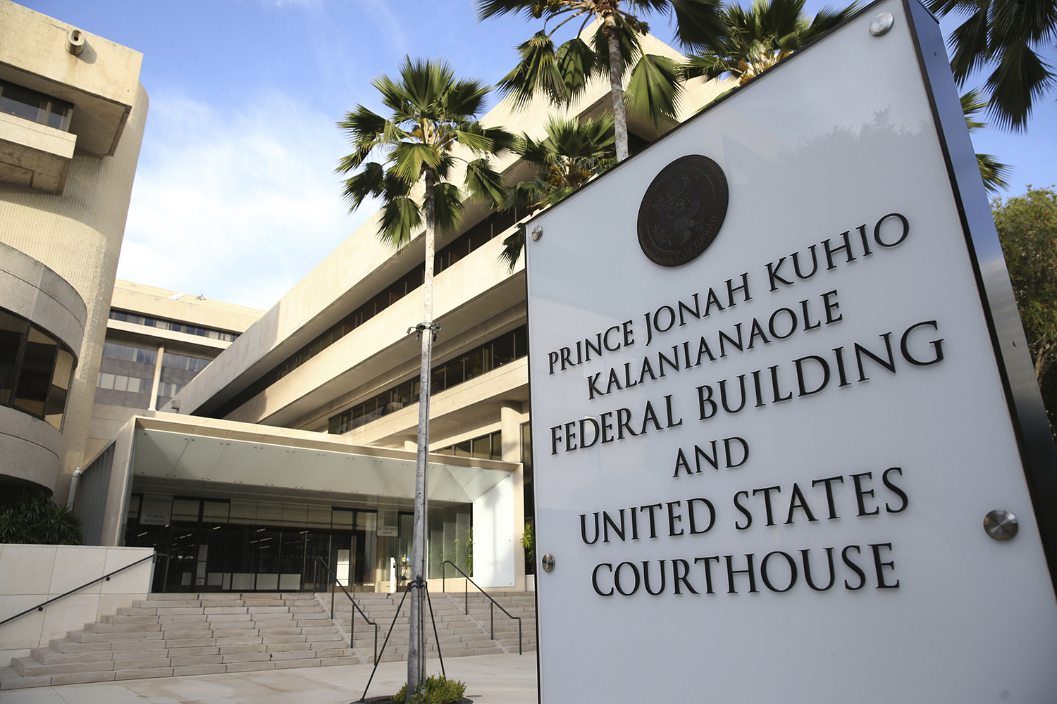 Federal judge in Hawaii blocks Trump’s travel ban nationwide