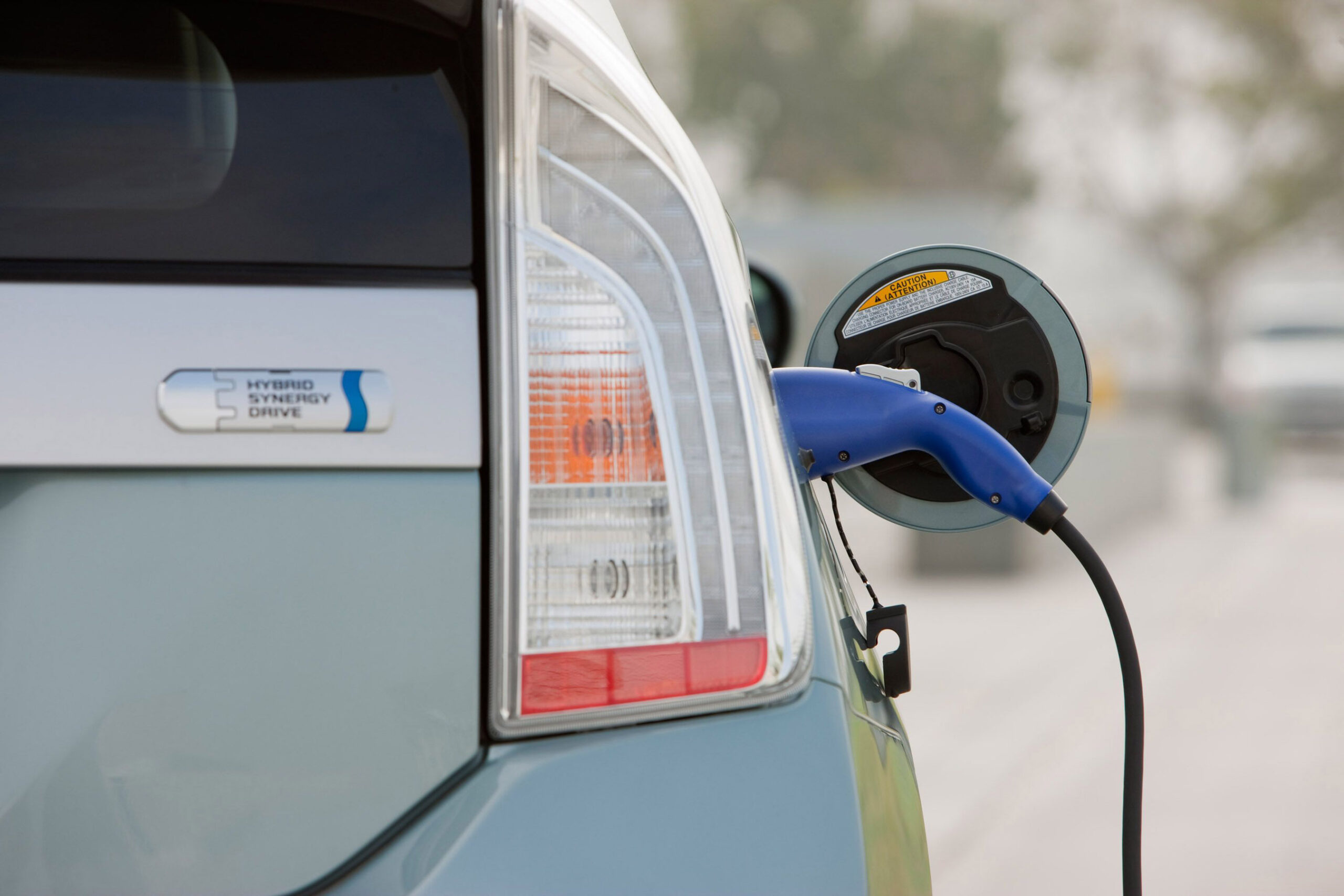 Tax credit for union-built electric vehicles would hurt workers