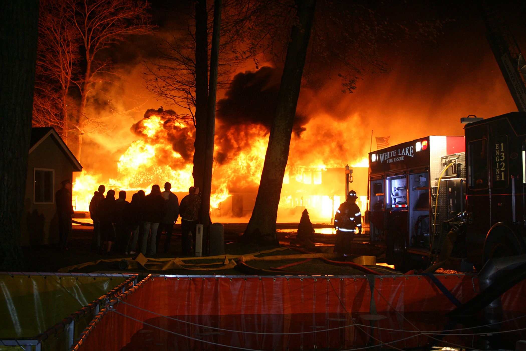 Historic Michillinda Lodge on lake Michigan burns