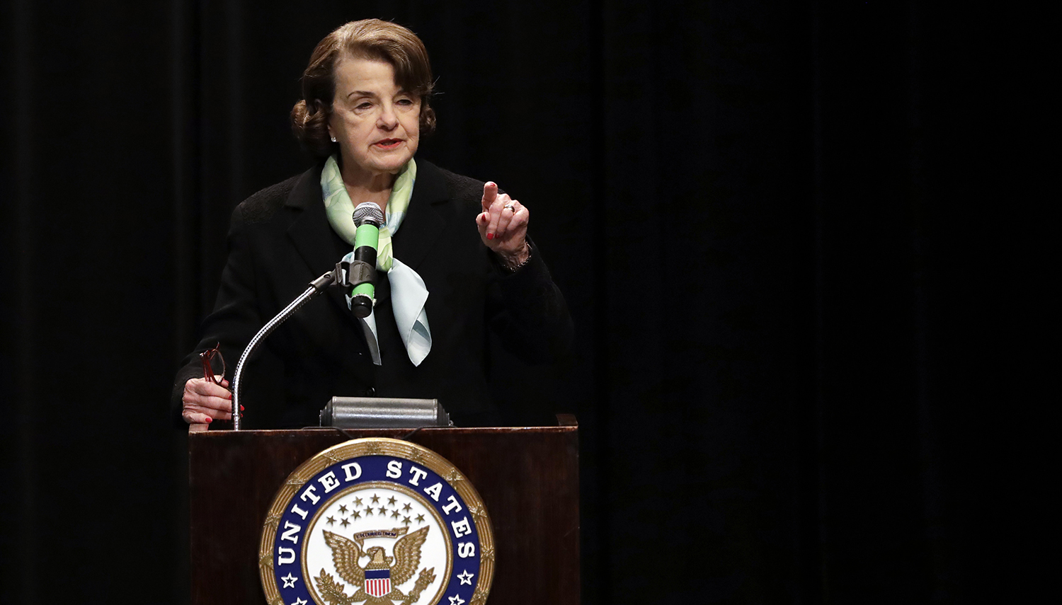 Dianne Feinstein struggling to read through ‘complicated’ healthcare bill