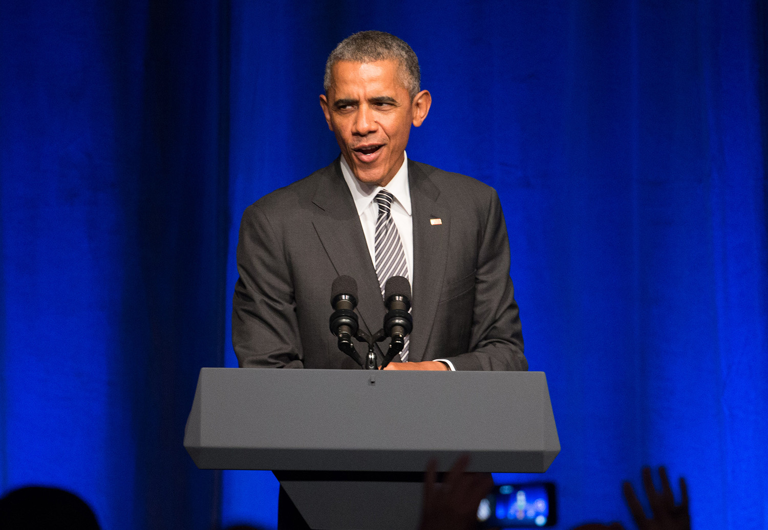 Obama will stay out of bitter Democratic primary contest, White House says