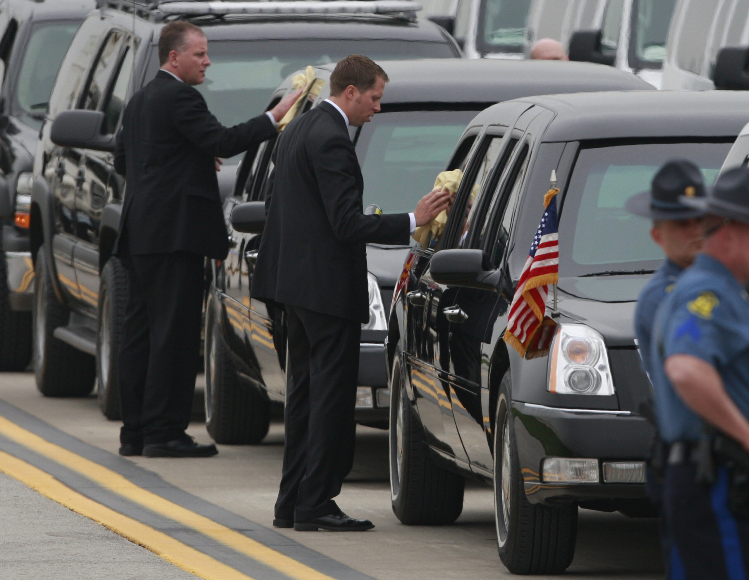Report: 2 Secret Service supervisors under probe