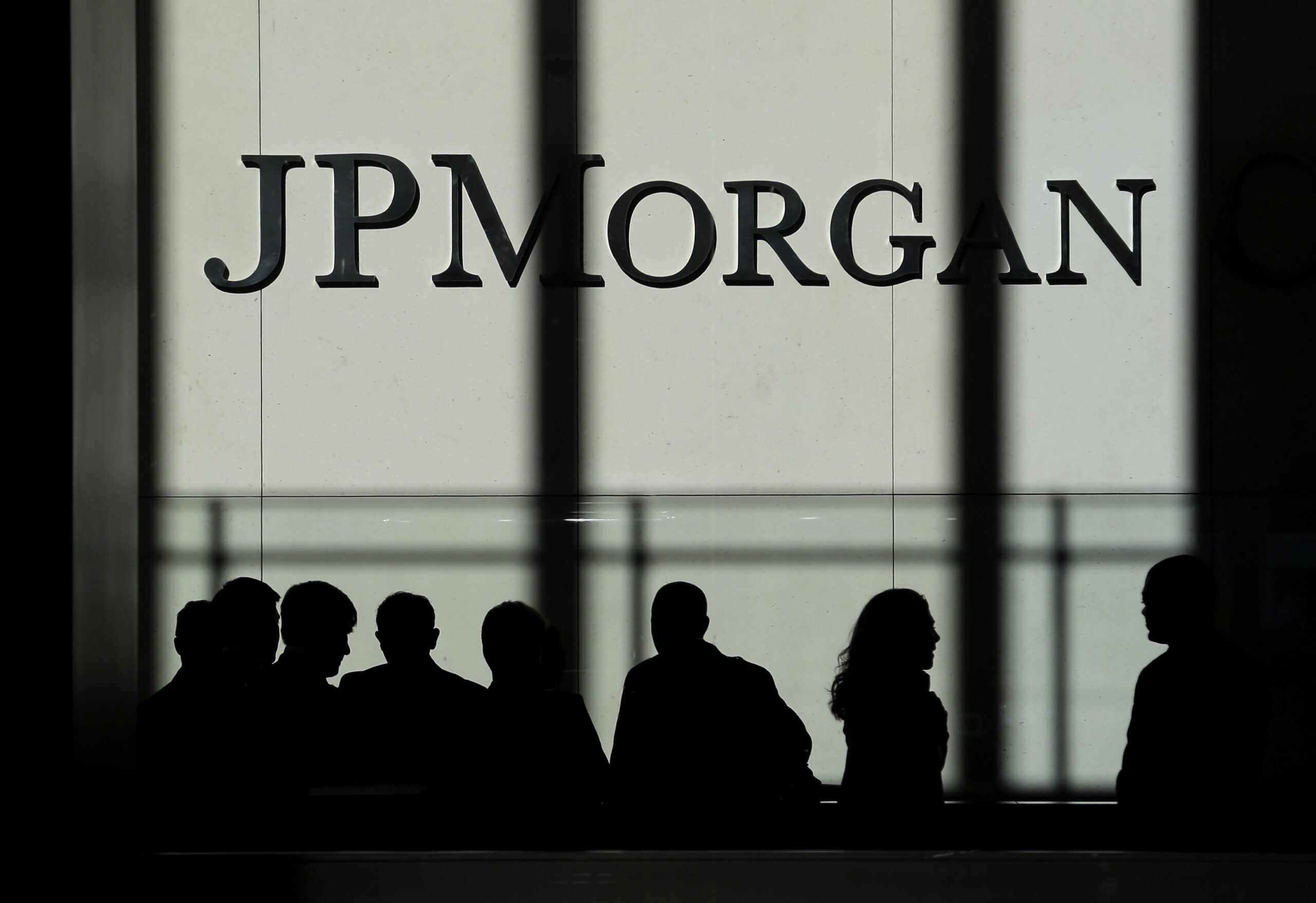 AP source: Stumbling block cited in JPMorgan talks