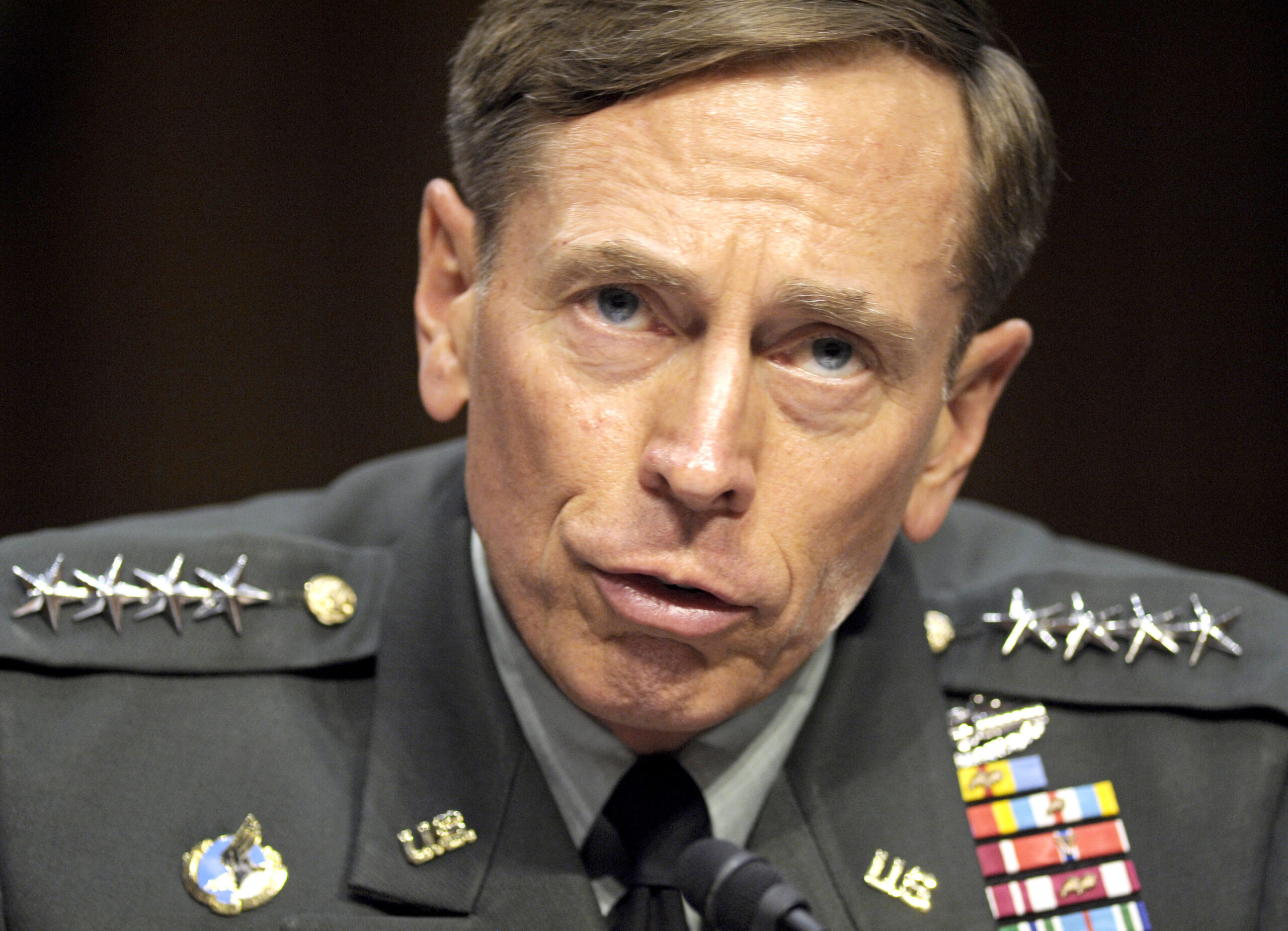 Controversy swirls around Petraeus resignation