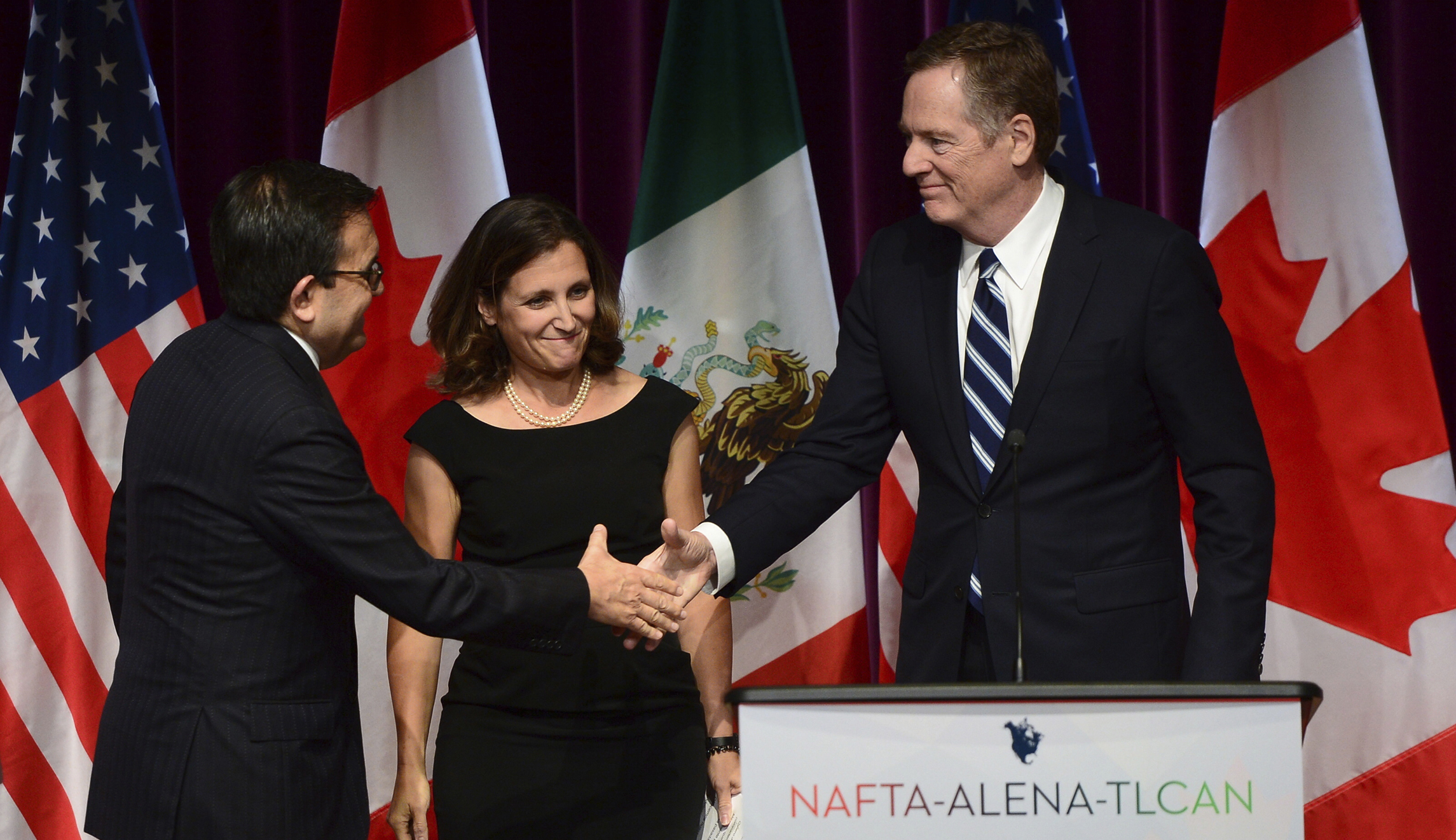 White House pushes backs against business criticism of NAFTA talks