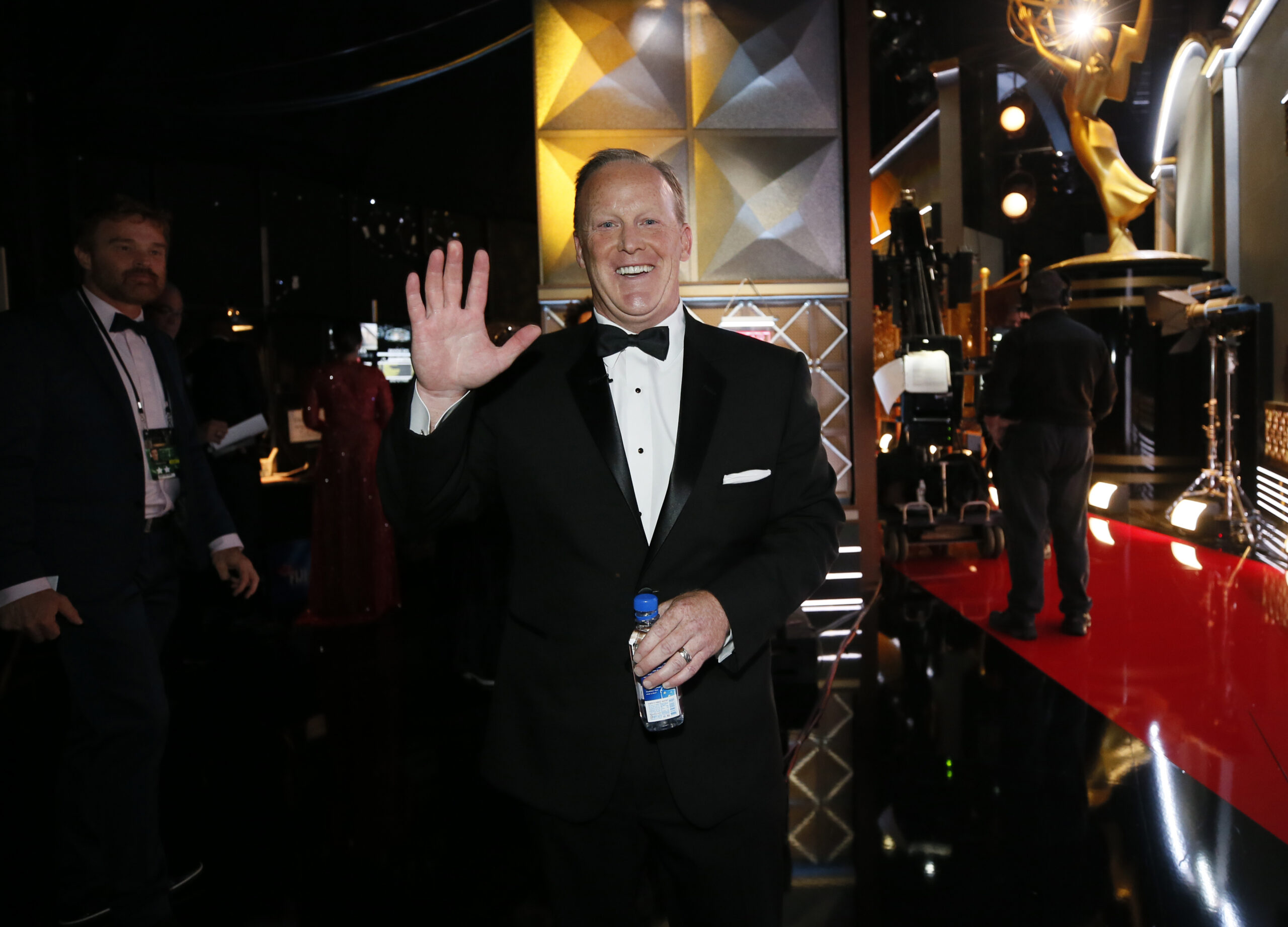 Sean Spicer inks book deal, will bash media’s anti-Trump bias