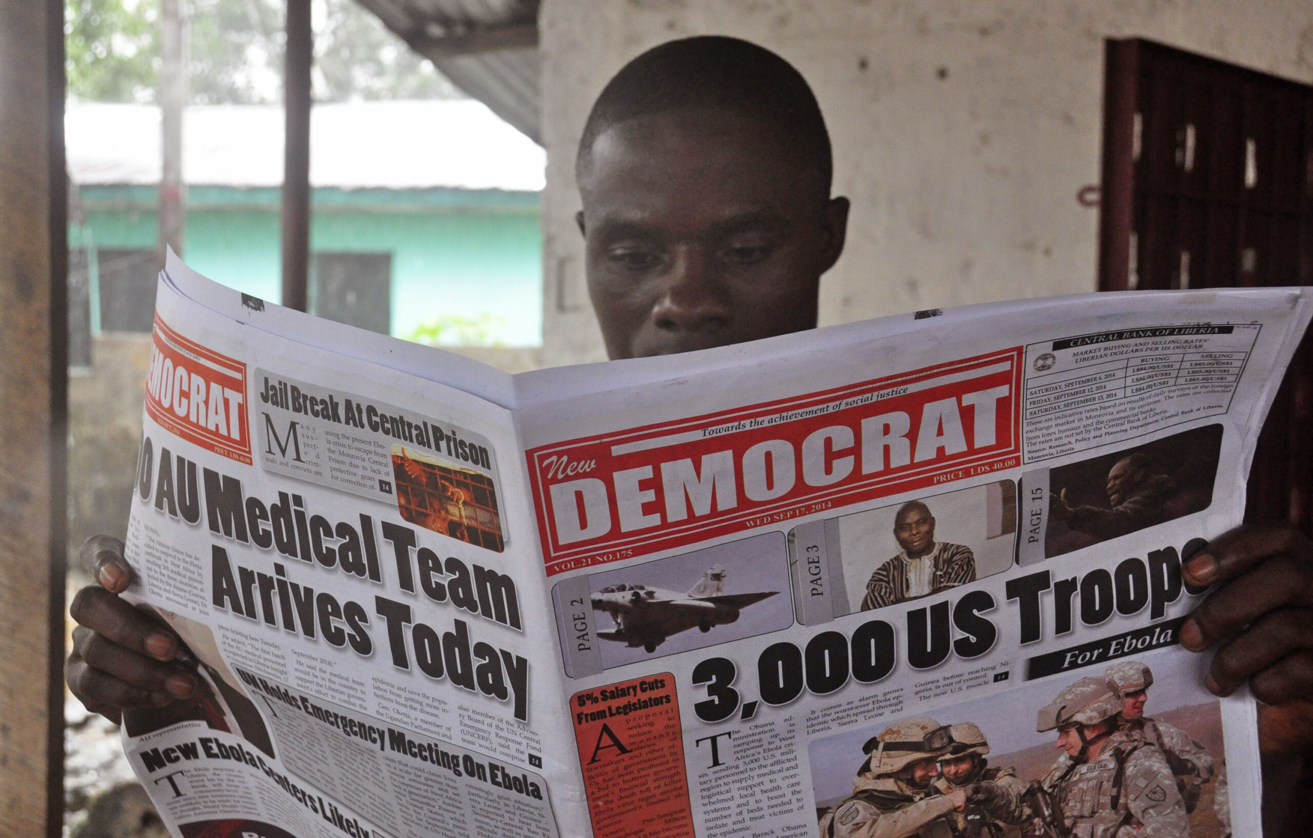 Liberia president praises US for Ebola help pledge