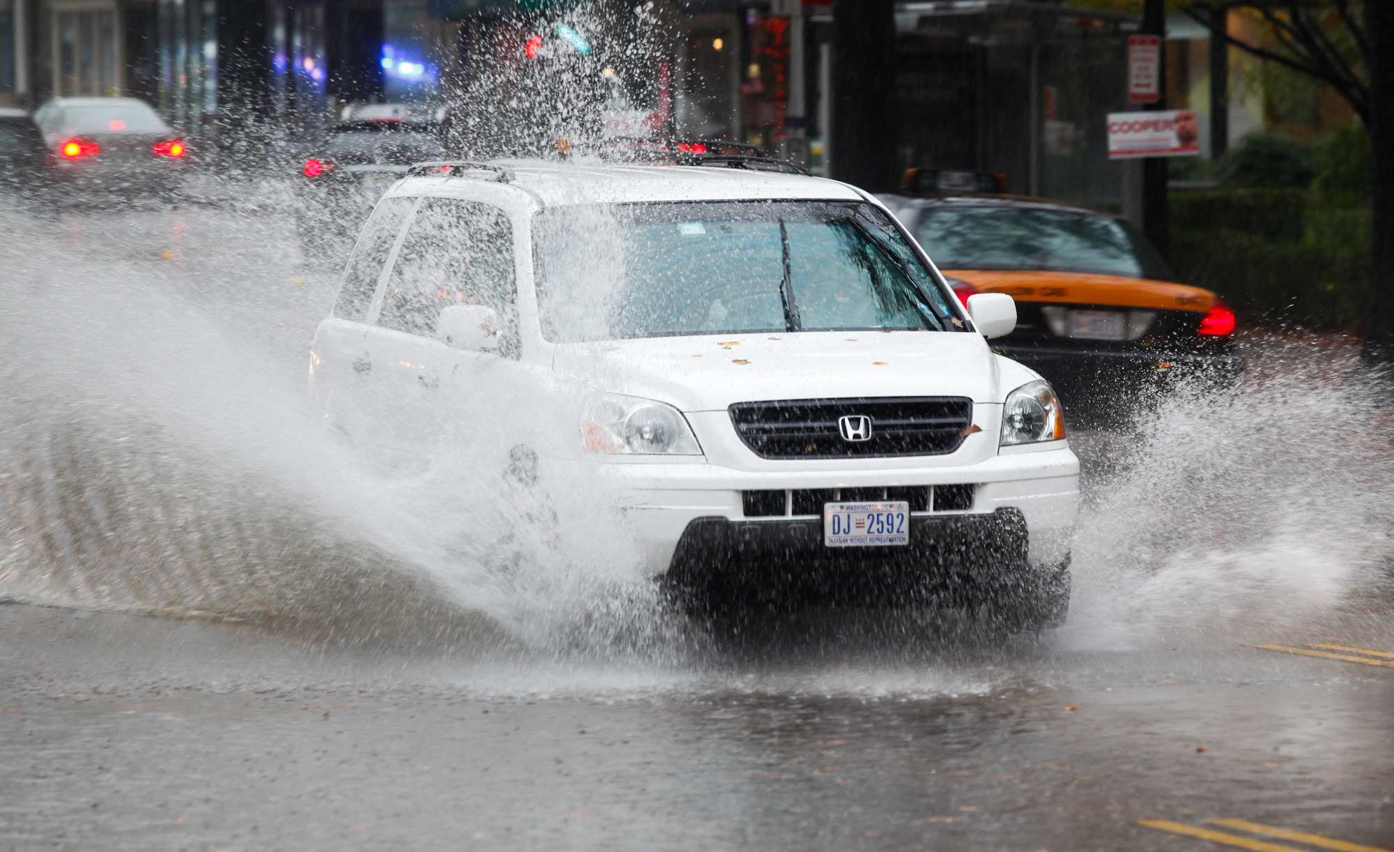 More than 100,000 people without power in D.C. area
