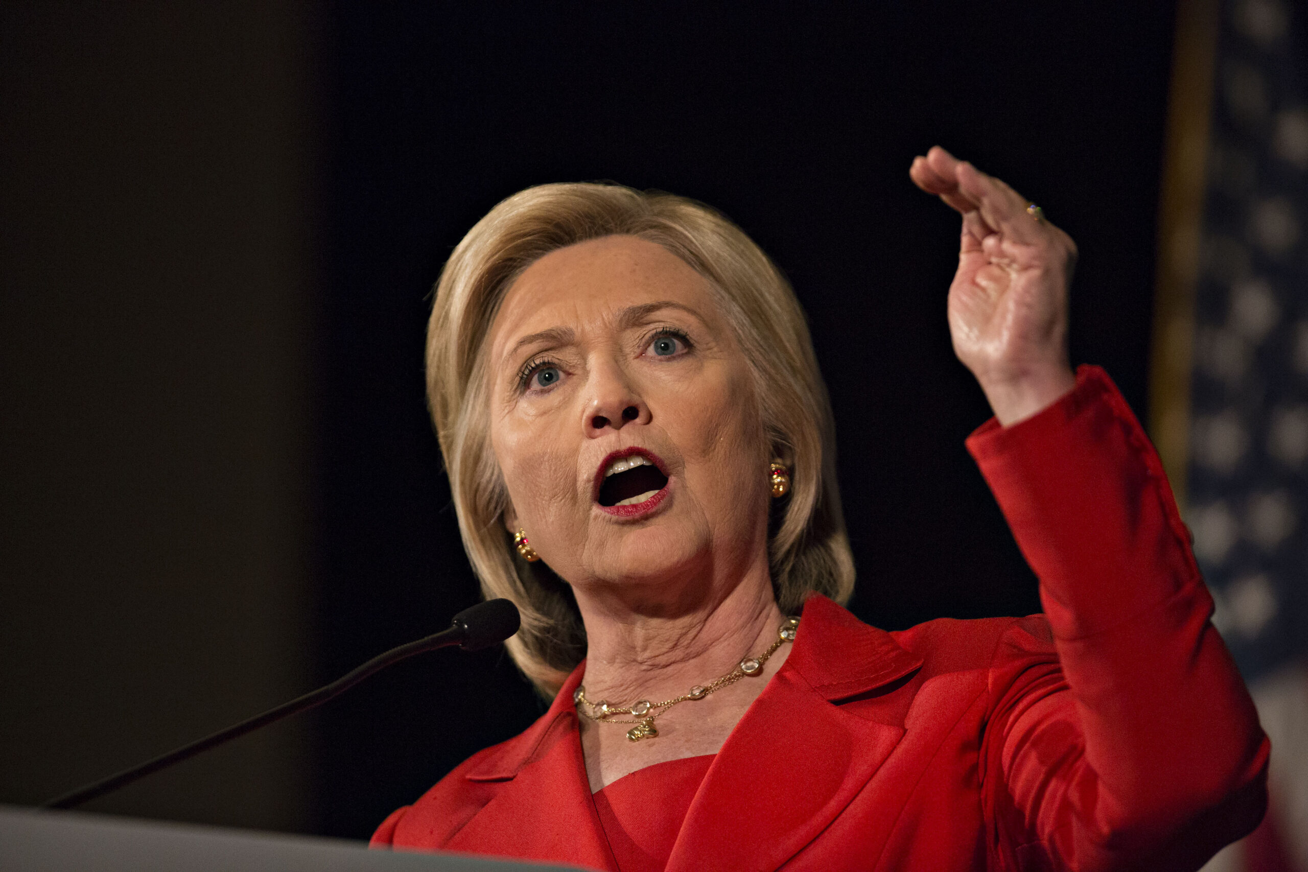 Clinton proposes $10 billion program to combat addiction