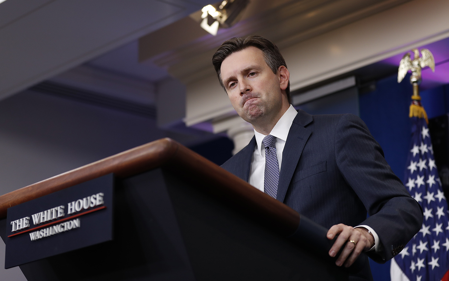 White House denies pushing ‘midnight regulations’