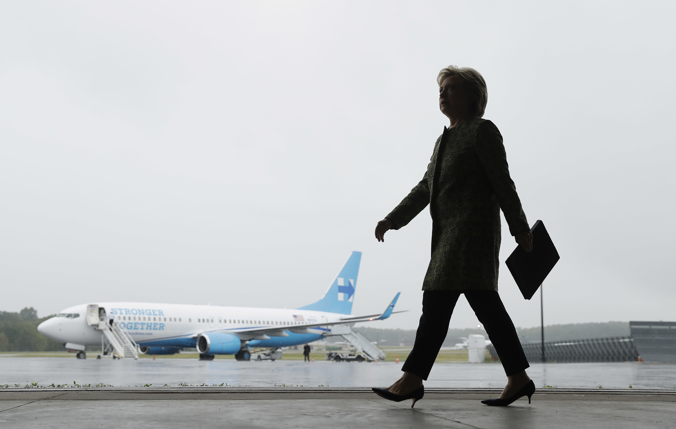 Clinton campaign won’t say why it postponed a fundraiser today