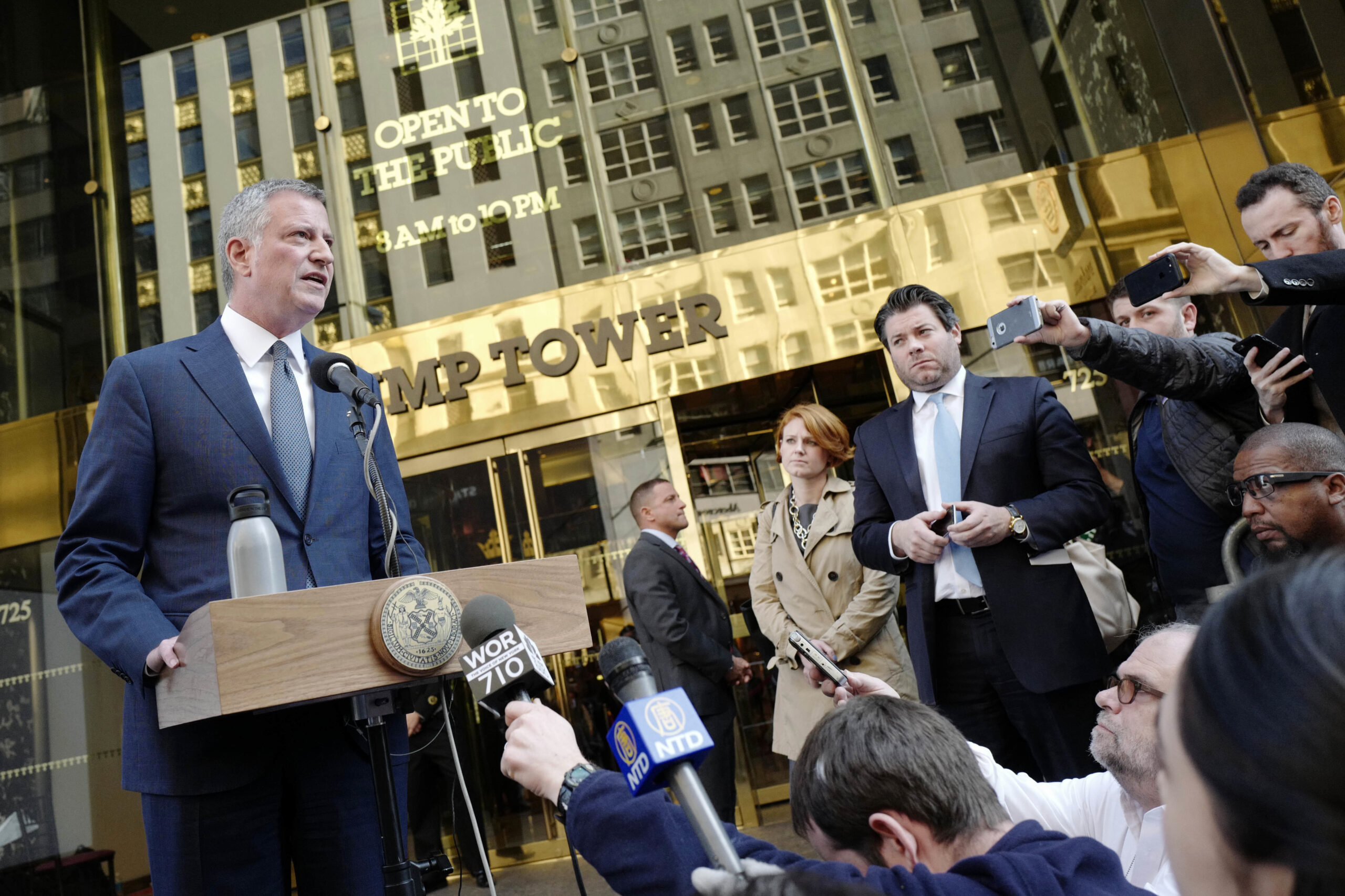 De Blasio knocks Giuliani: ‘Not a force for unity’