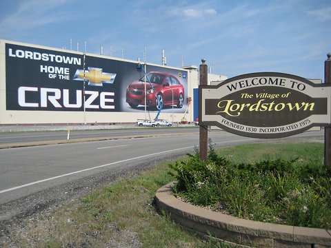 In spite of General Motors campaign ban, Obama and Biden hold events nearby