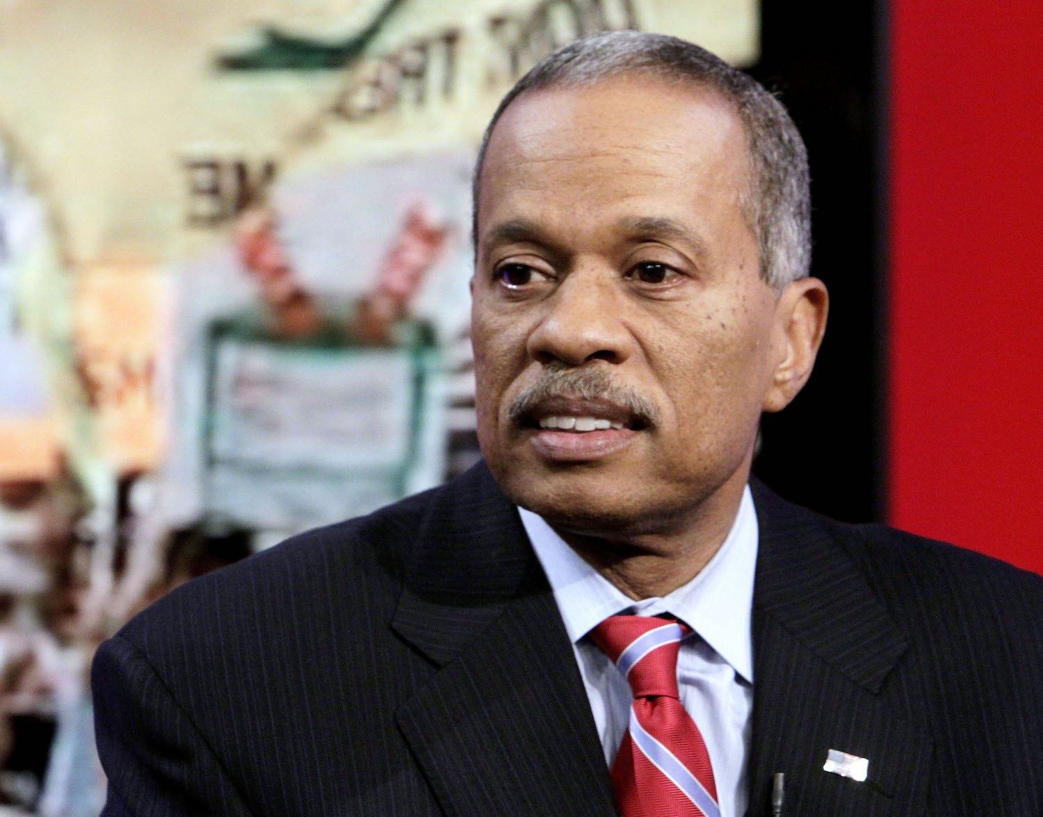 No, Juan Williams is not stranded in the Philippines and he does not need your money