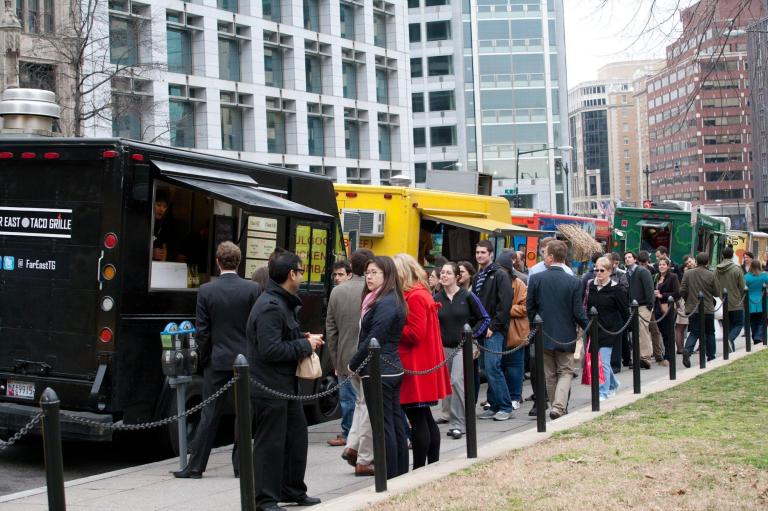 D.C. plans crackdown on street vendors to collect sales taxes