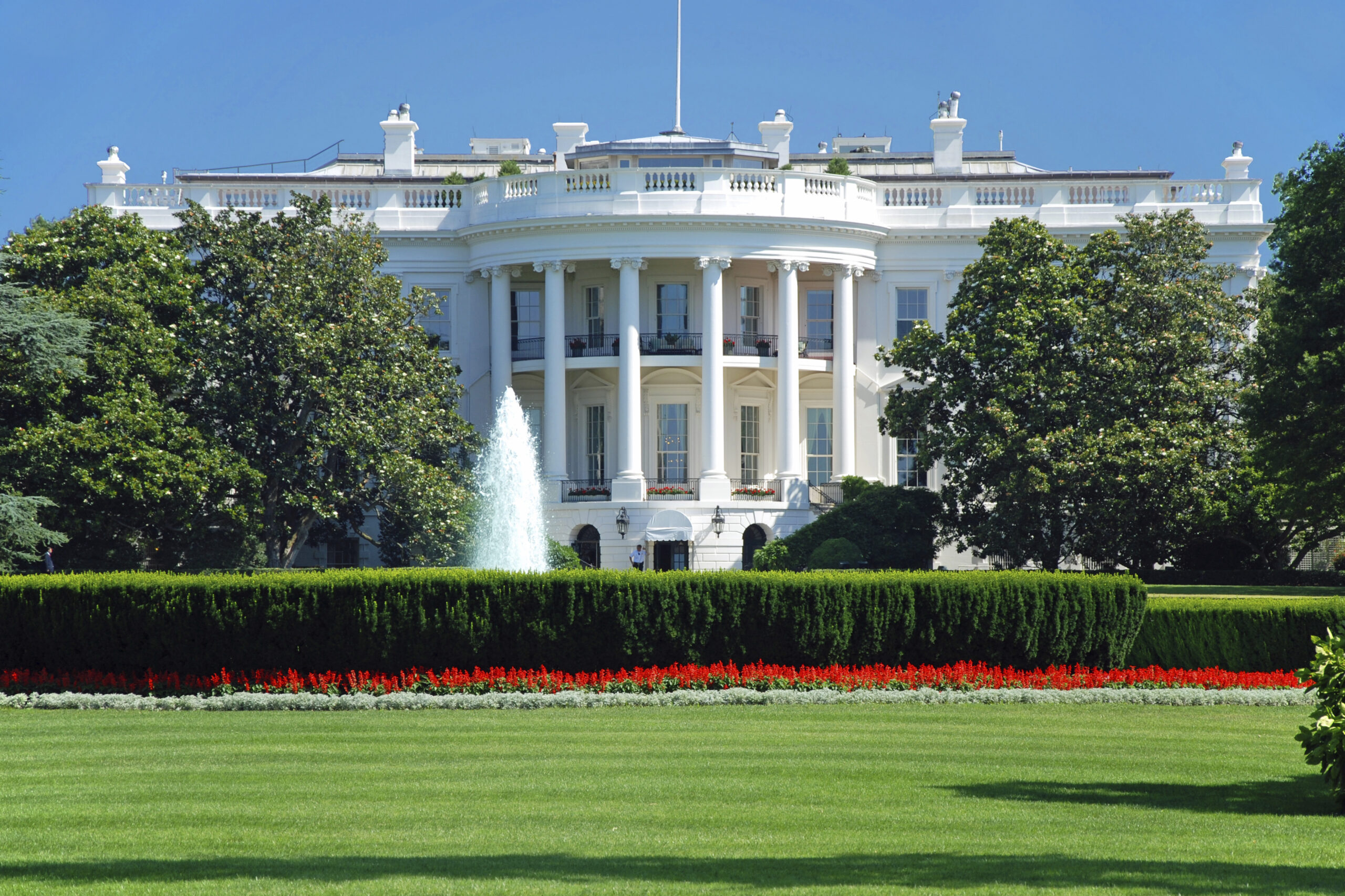 White House tours cancelled, but lobbyists still get in