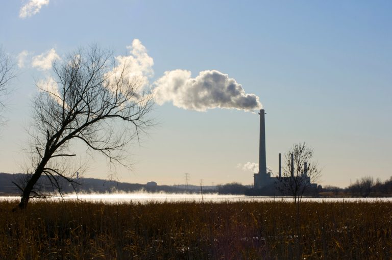 Rising greenhouse gas emissions are making heat waves more severe, but the connection to extreme weather such as droughts and floods is less clear, according to a new report from federal scientists. (iStock Photo)