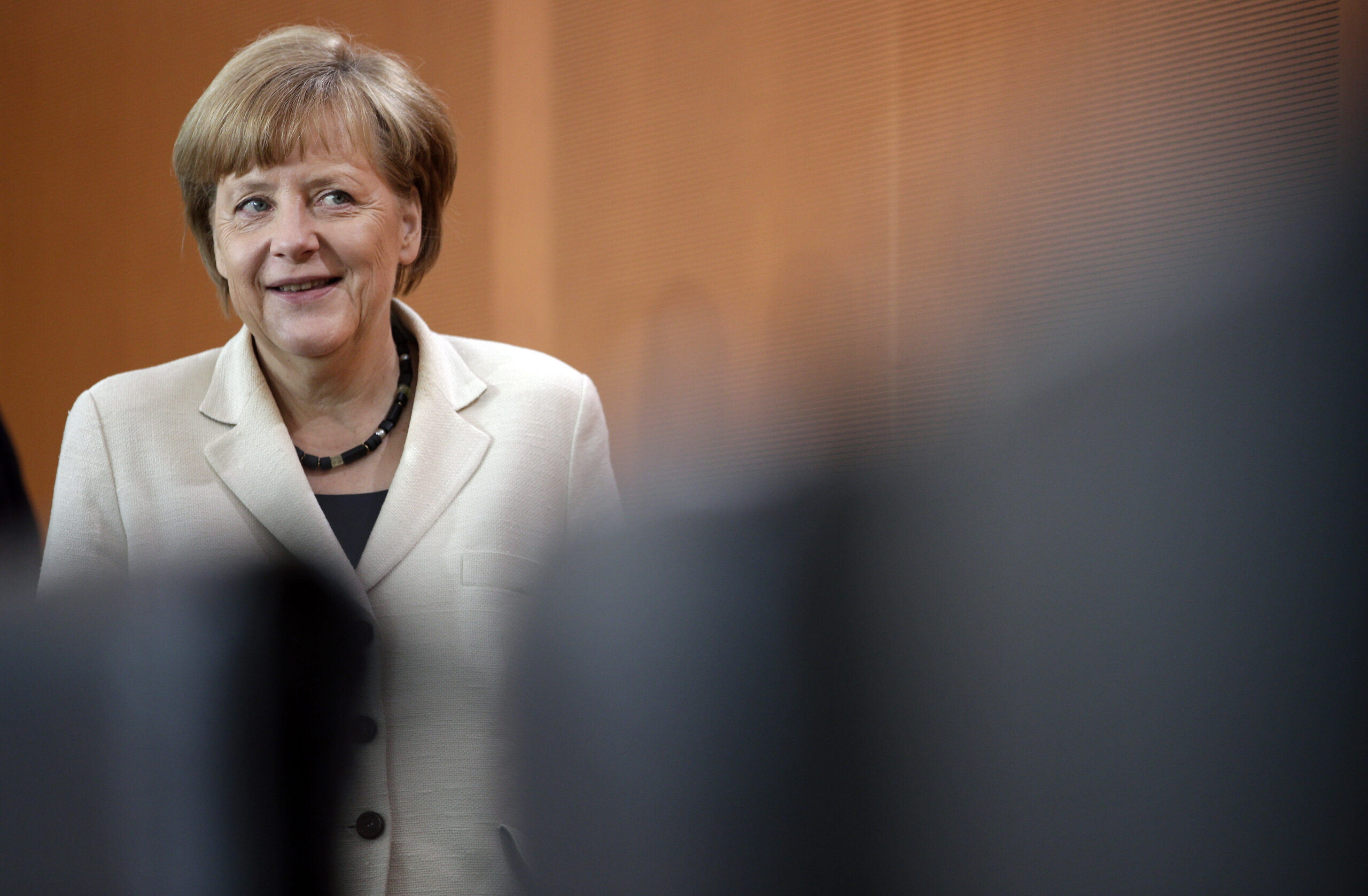 German lawmakers back early retirement plan