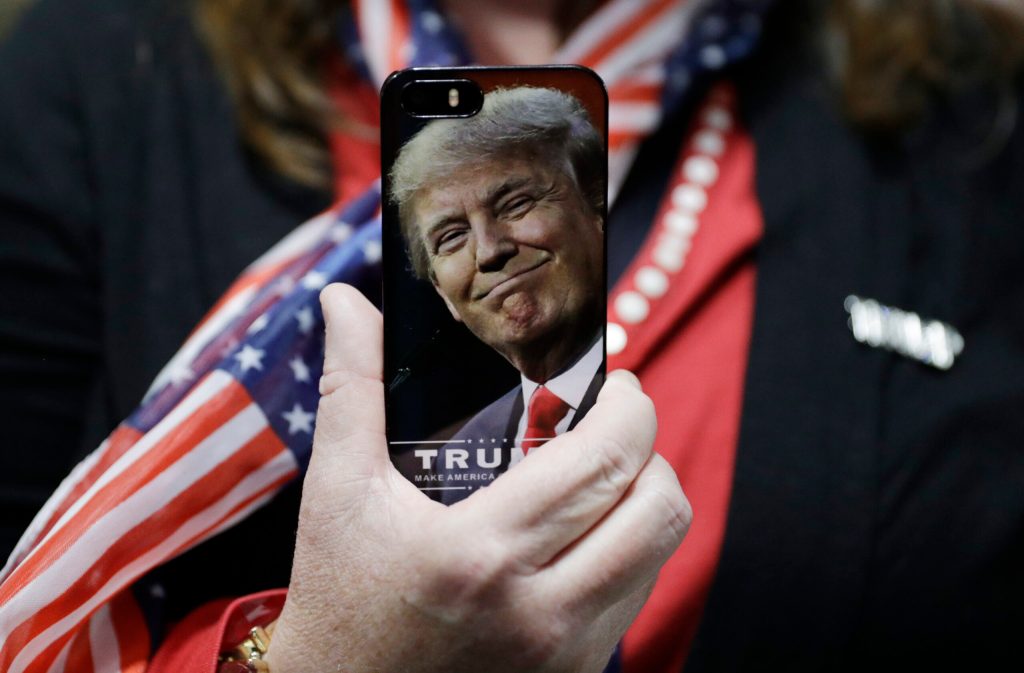 Report: Heritage Foundation cold calling for Trump posts