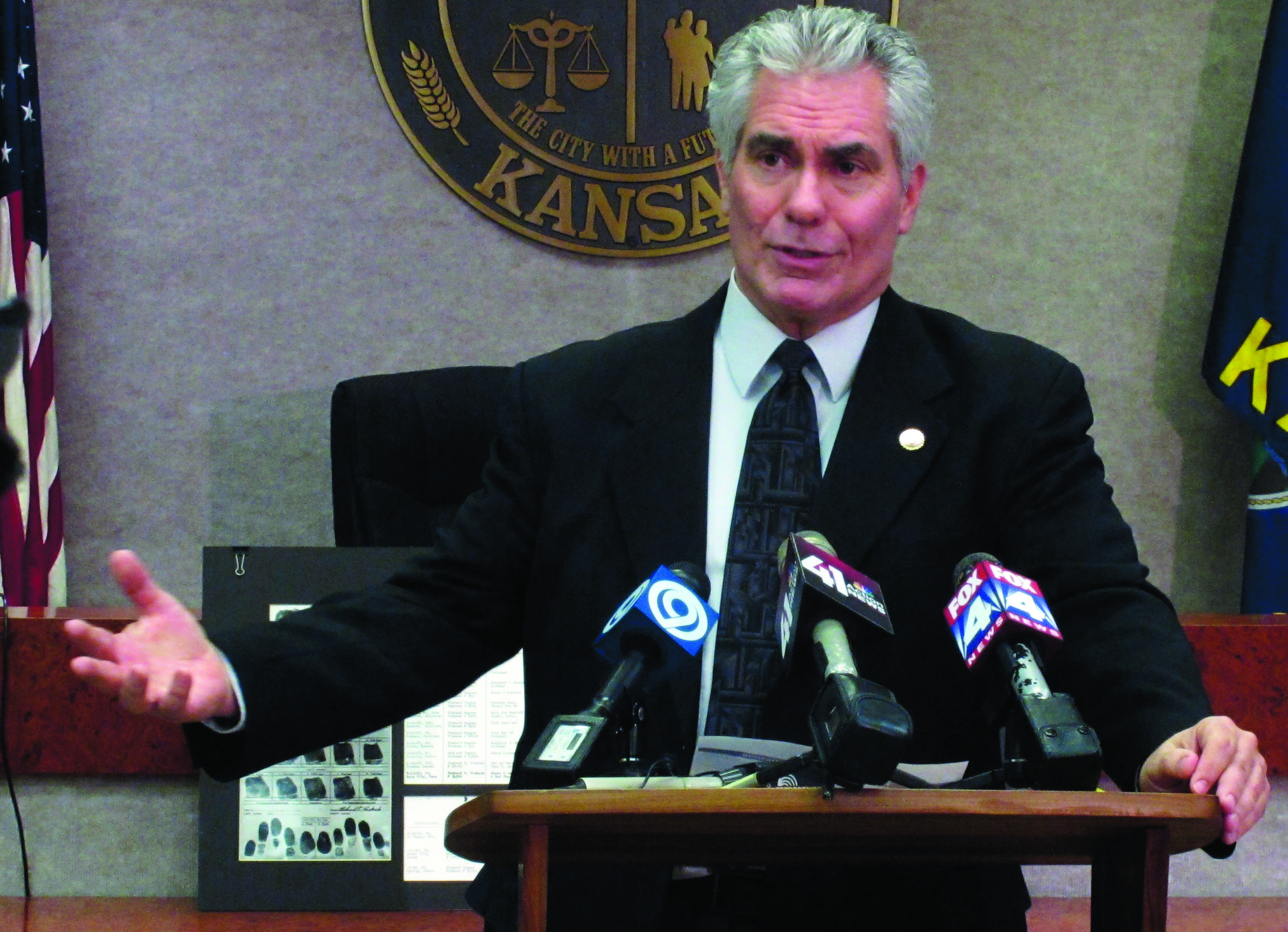 Kansas exhumes bodies of ‘In Cold Blood’ killers
