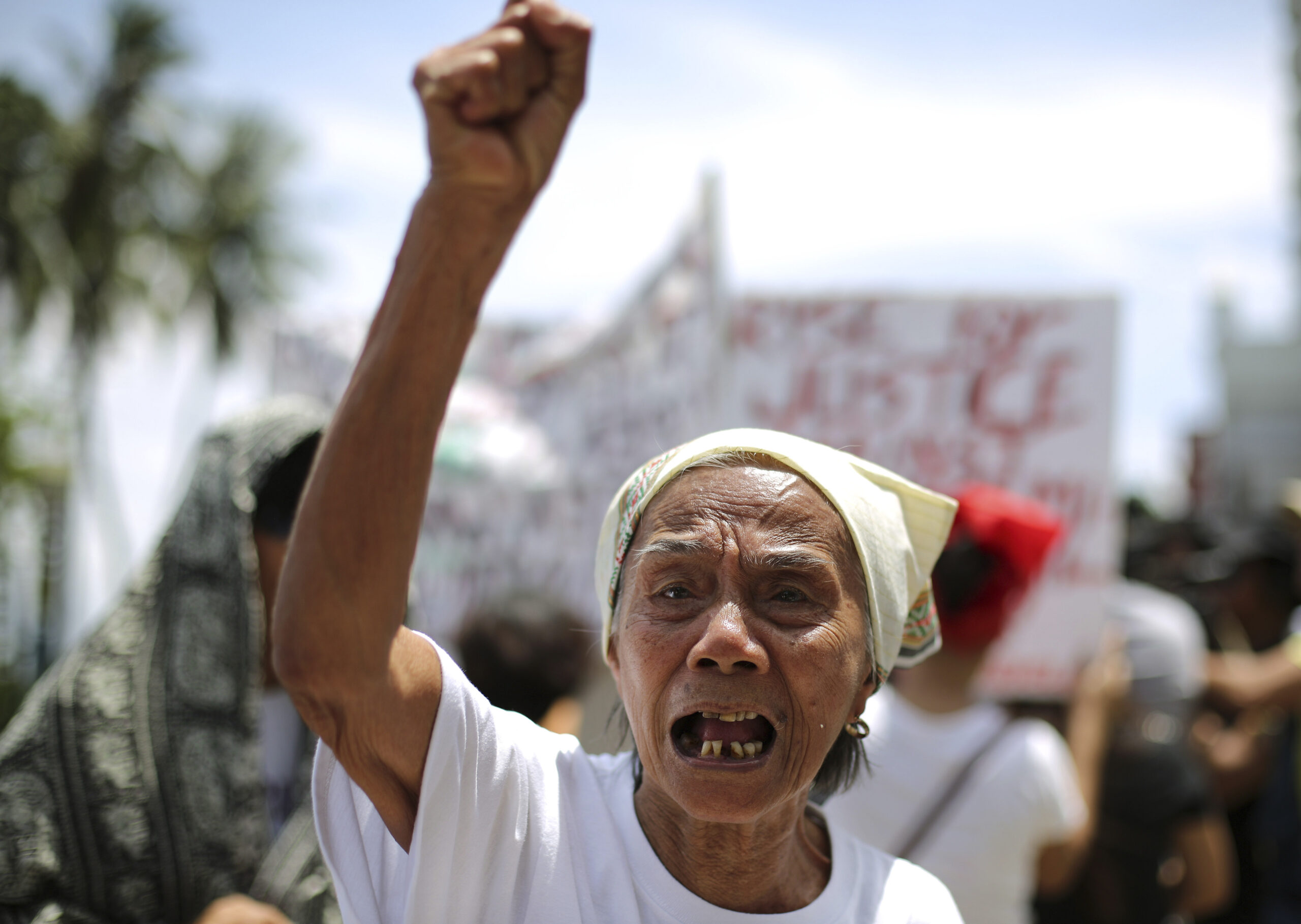 Filipino ex-sex slaves demand justice from Japan