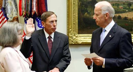 Petraeus sworn in (again) at CIA