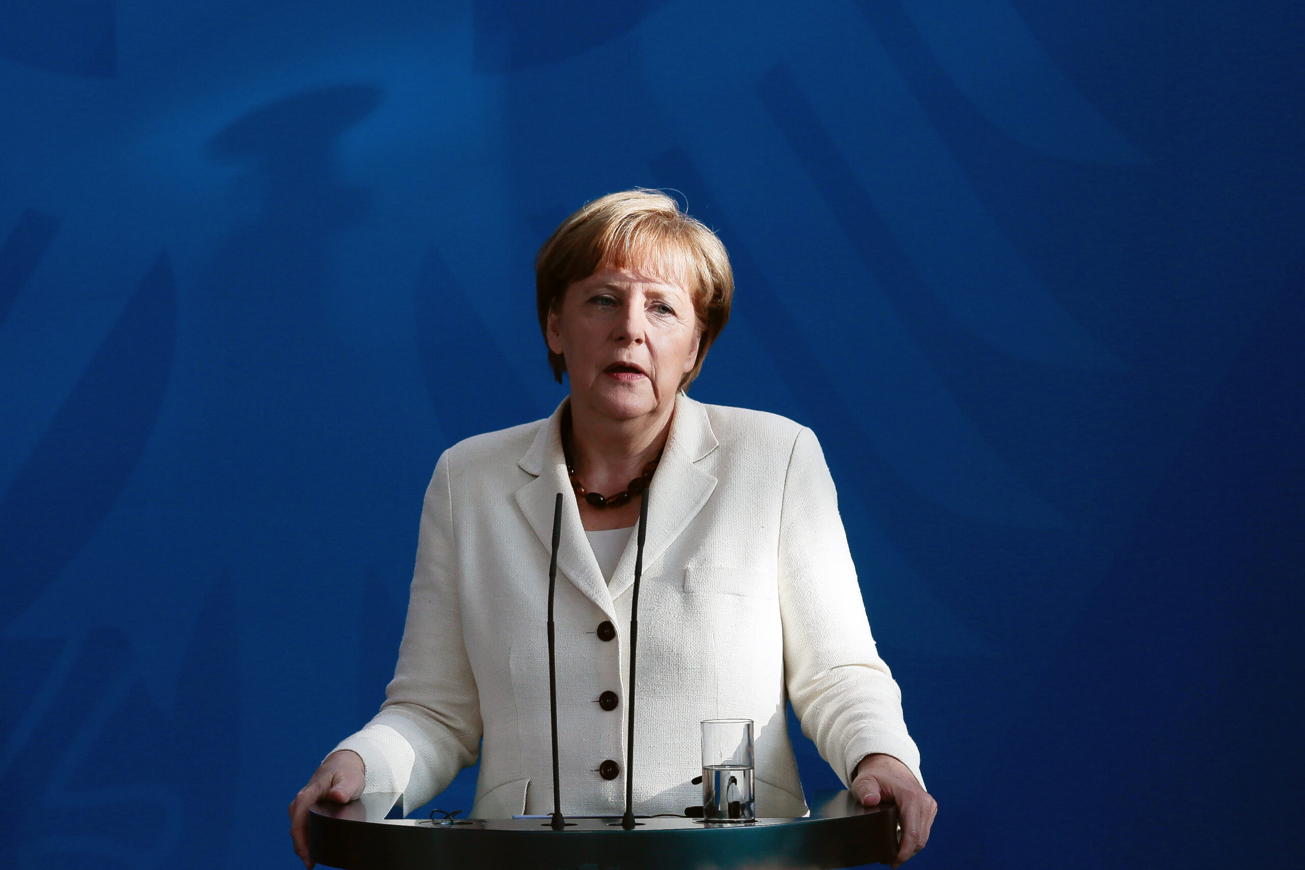 Germany pledges to aid new Ukraine leader