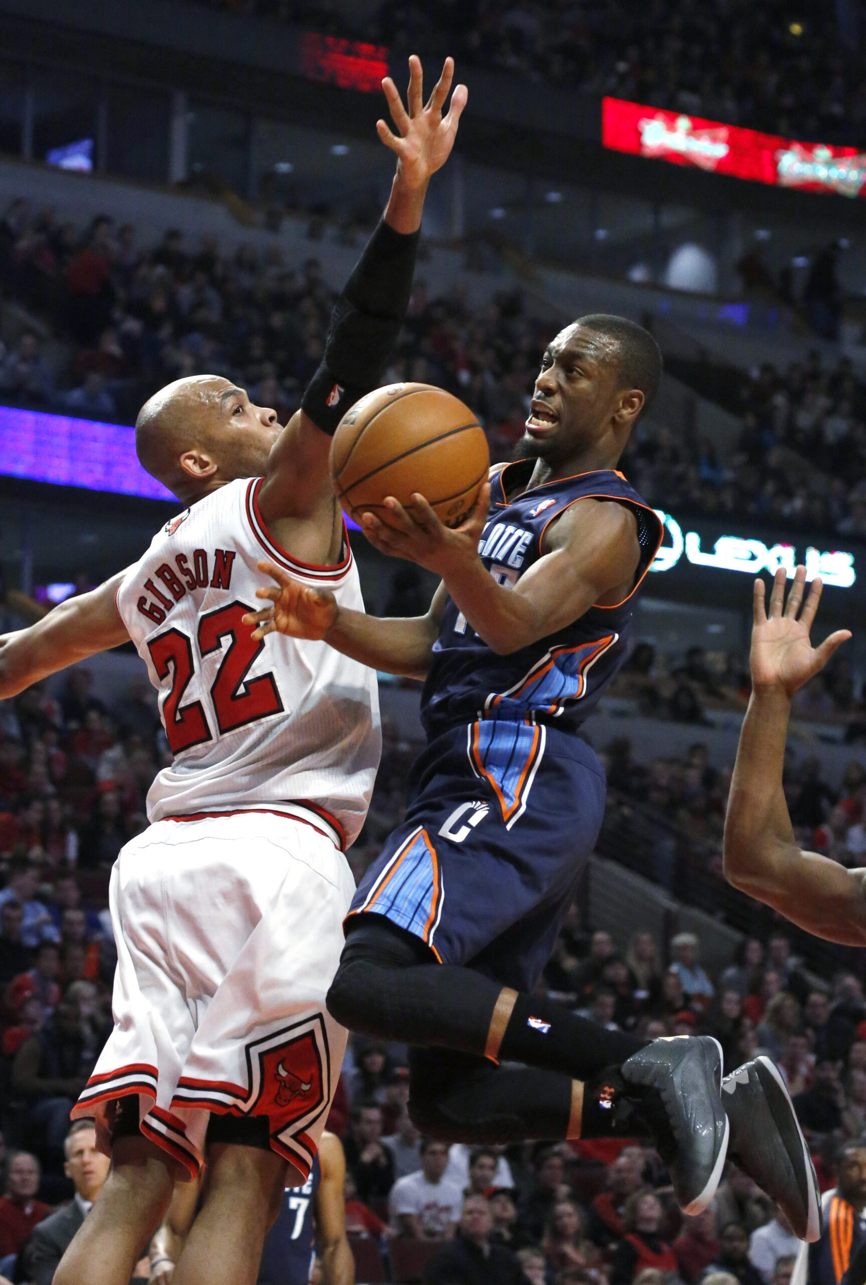 Bobcats end 18-game skid with 91-81 win over Bulls