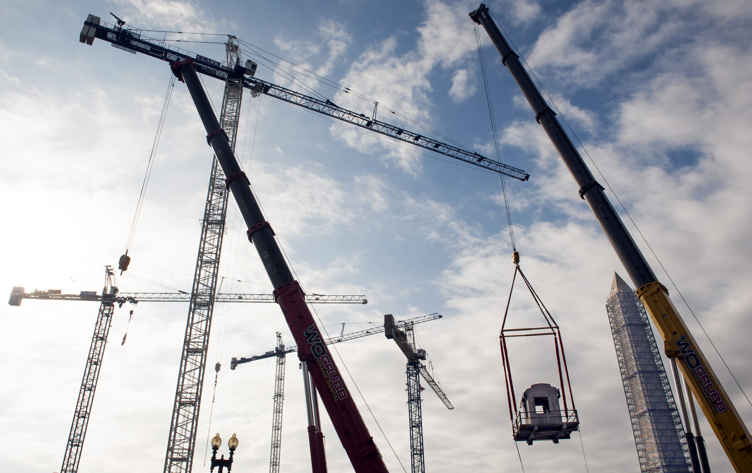 US construction spending up 1 percent in November