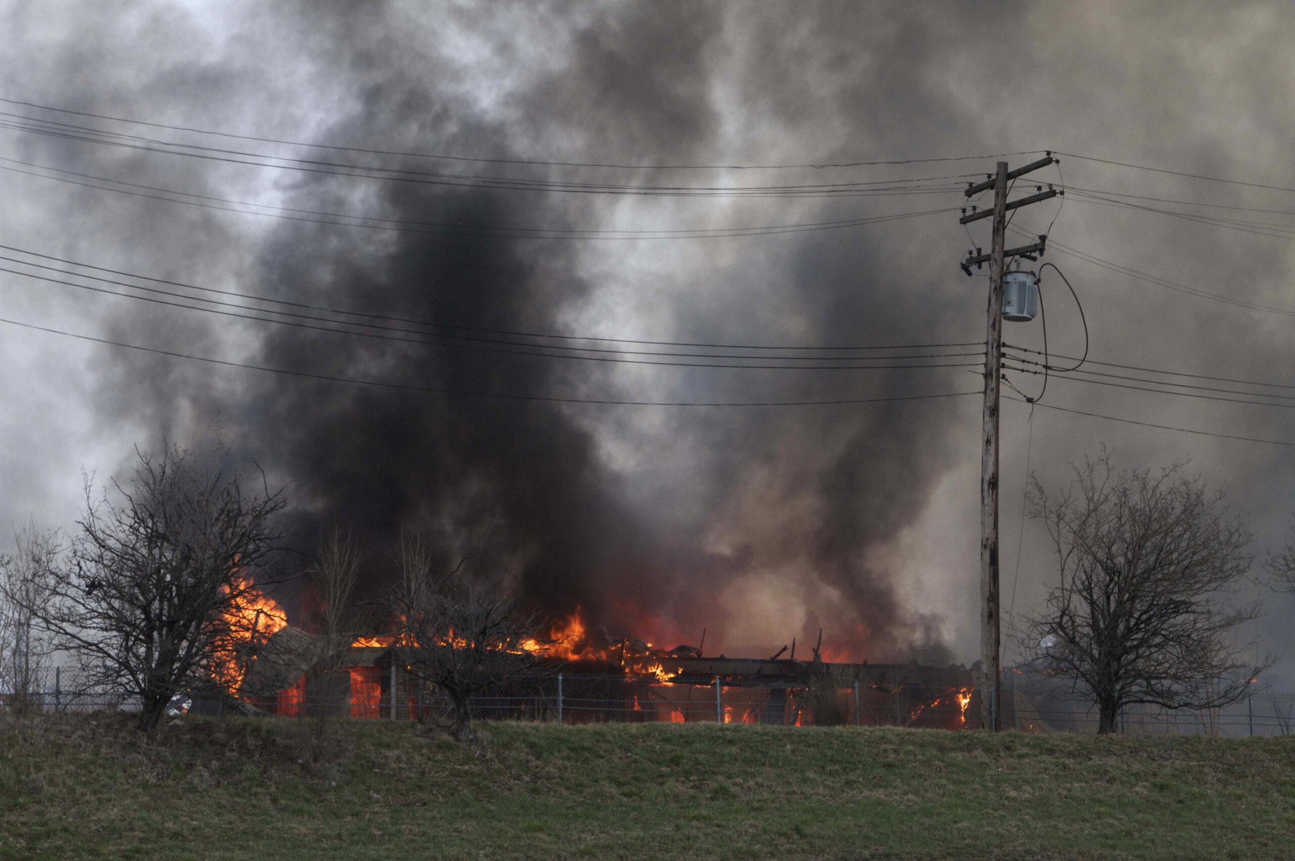Detroit police: shooting, fire leaves 2 missing