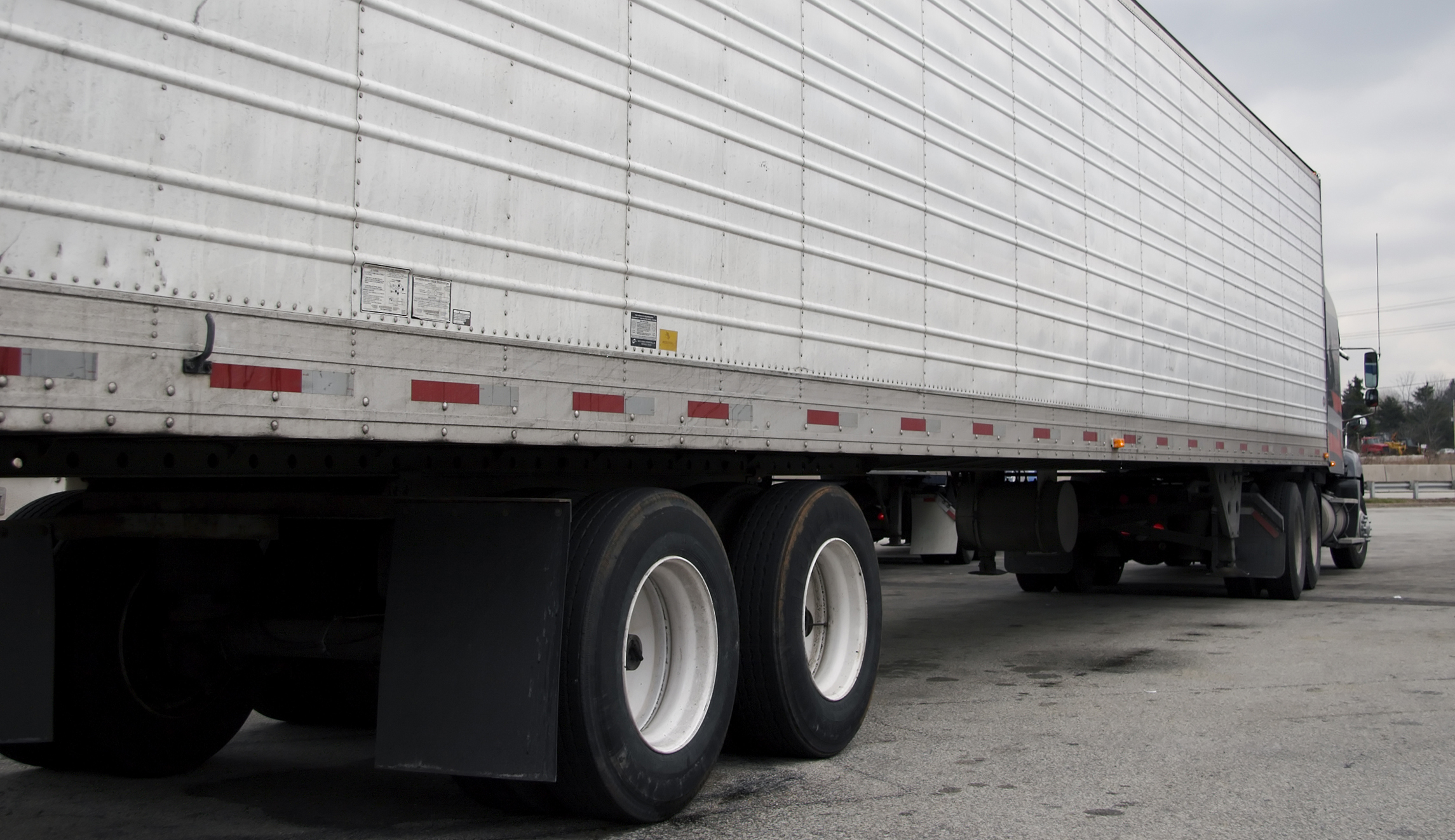 8 people found dead in truck in ‘human trafficking crime’