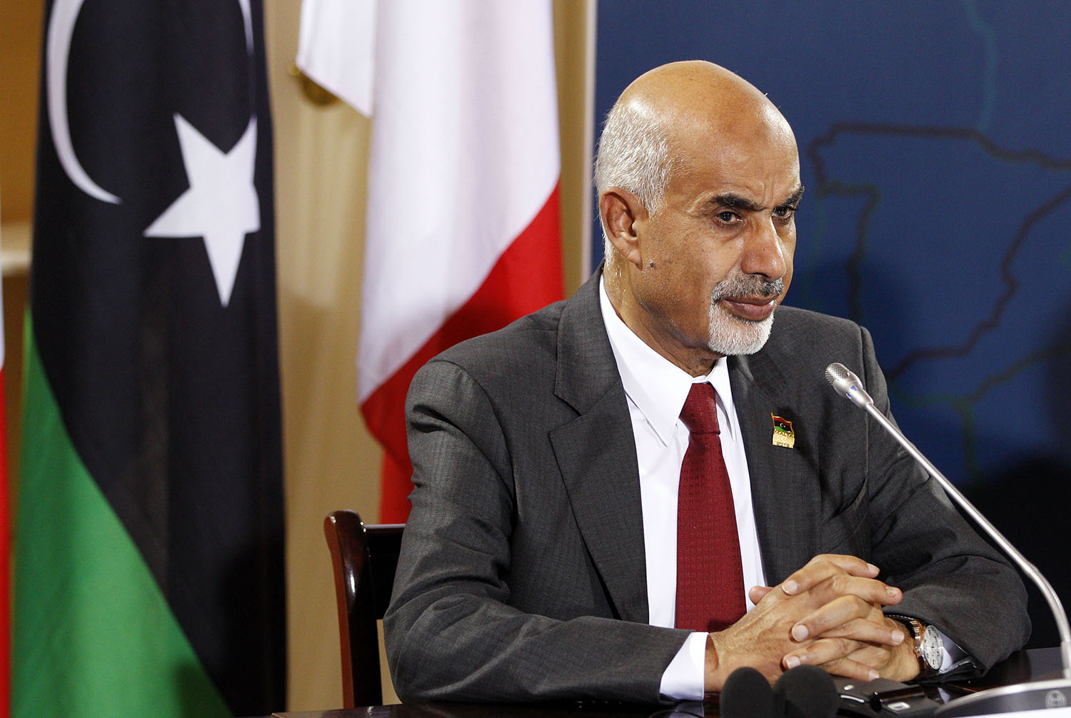 Documents show Libyan president met with Bill Clinton after supporting nonprofit