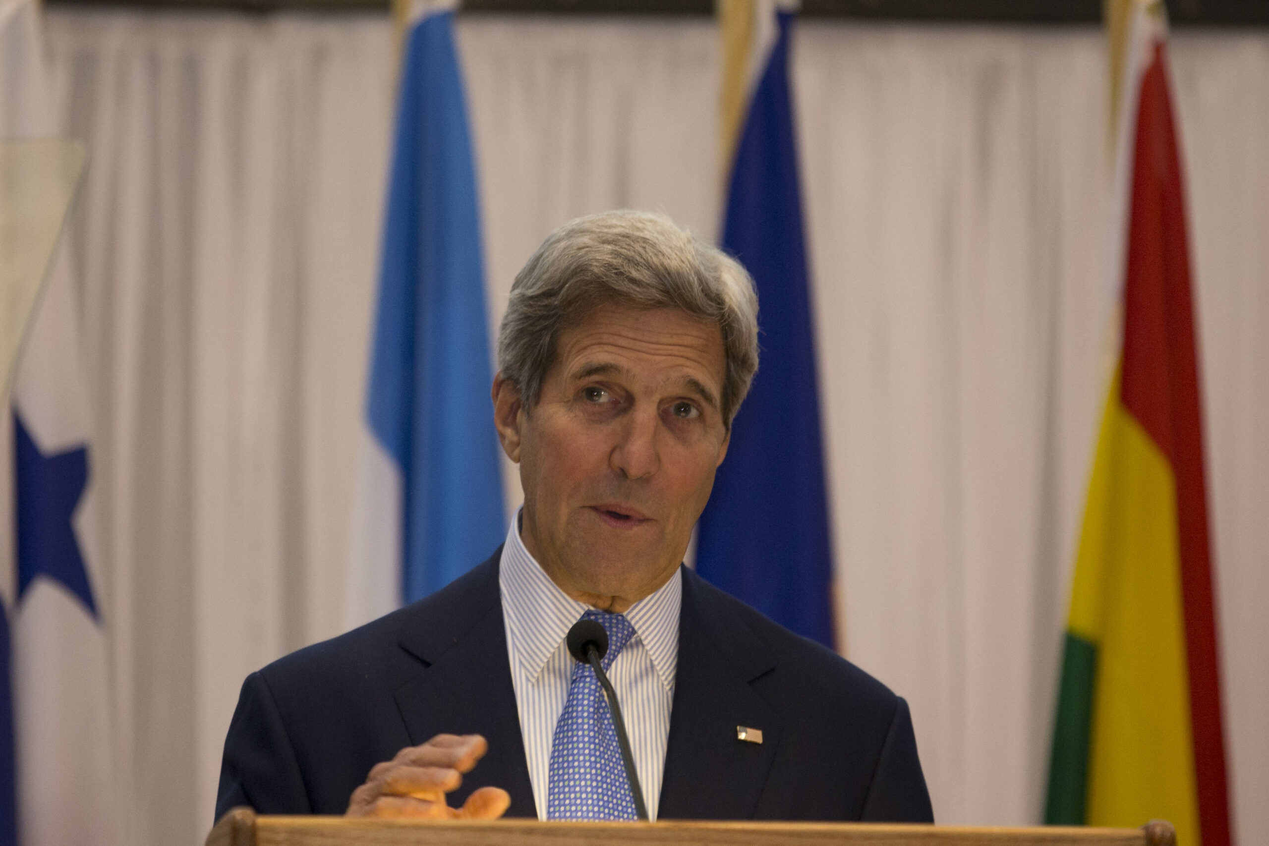 Kerry: ‘Not my job’ to endorse Hillary Clinton