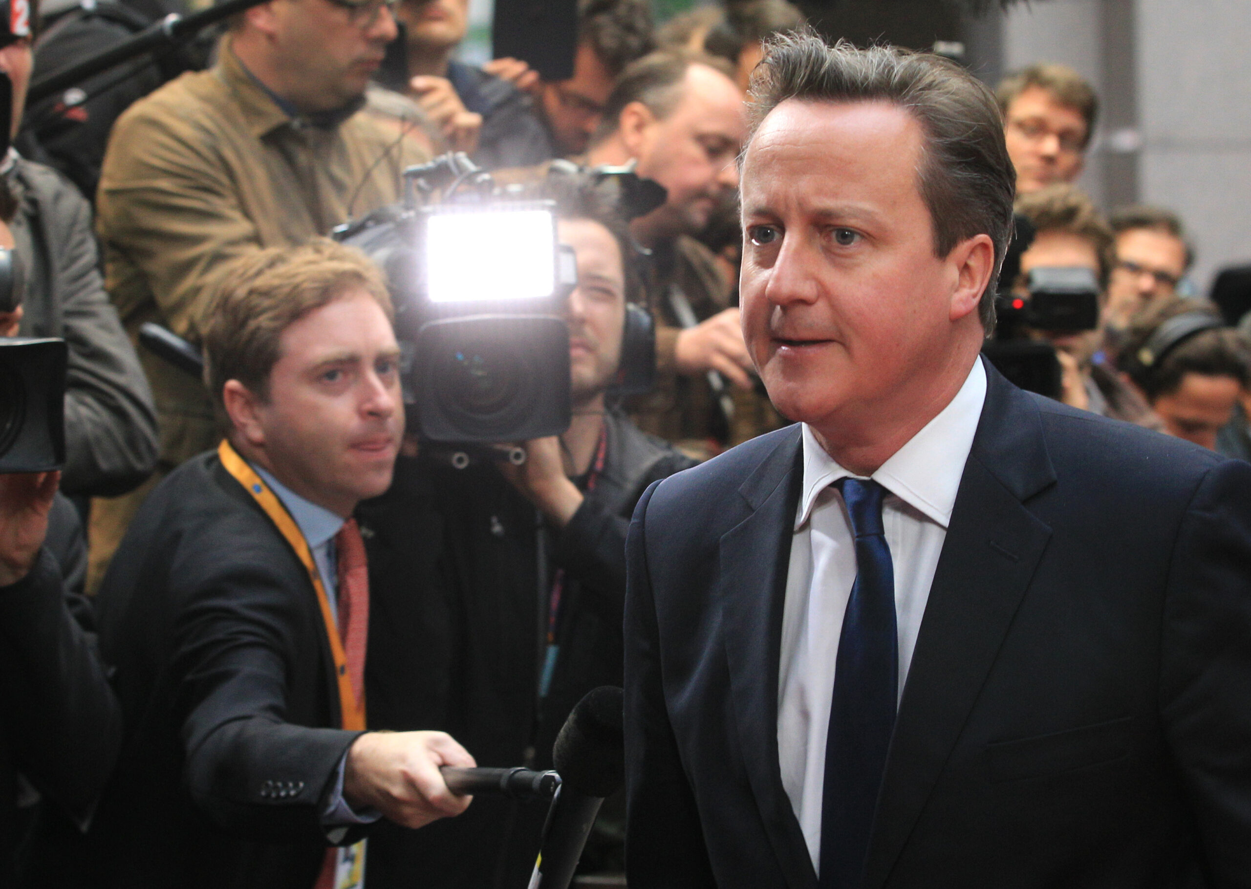 Britain’s Cameron isolated in EU leader search