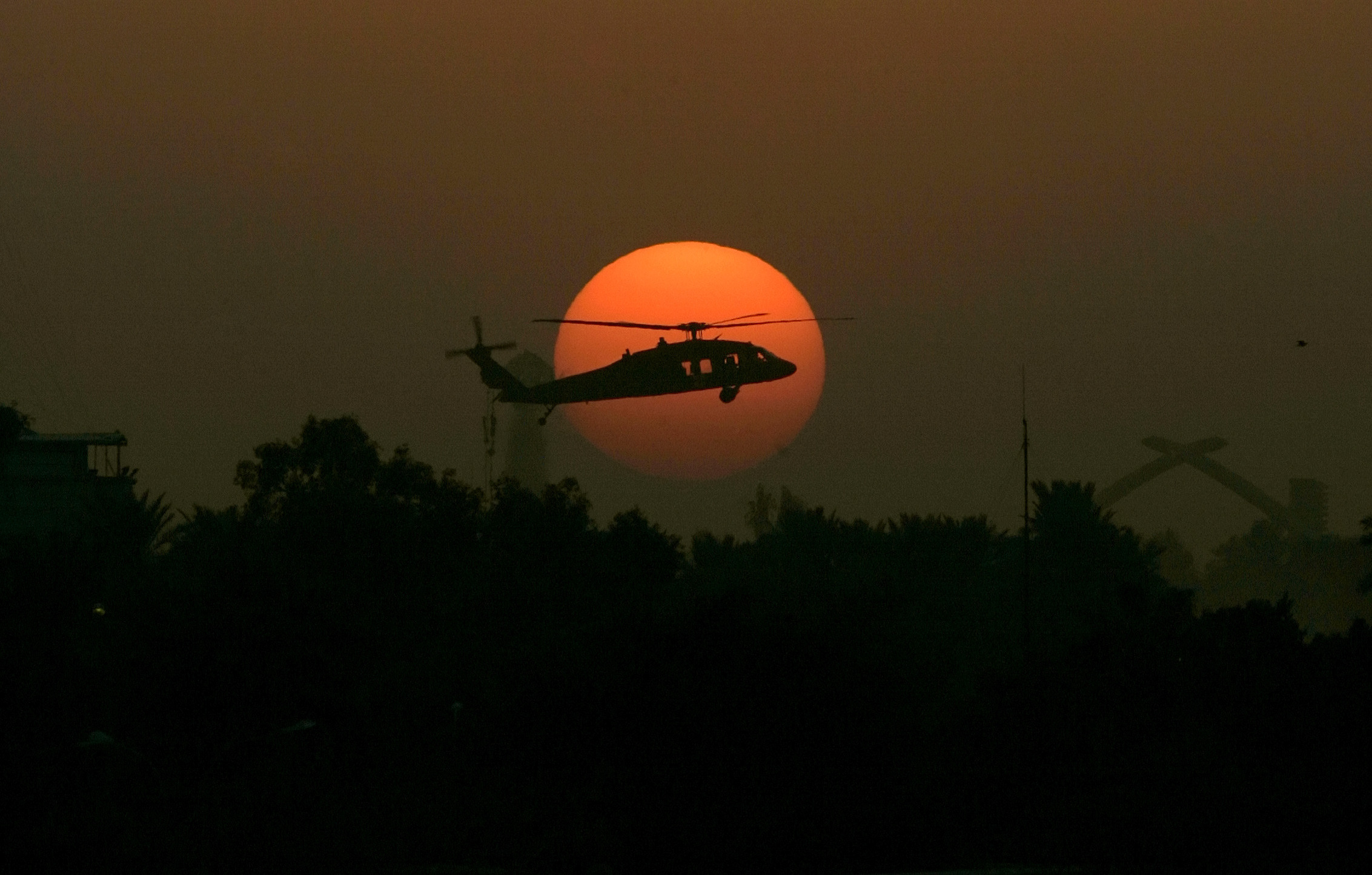 Veterans watch as Iraq teeters on the brink