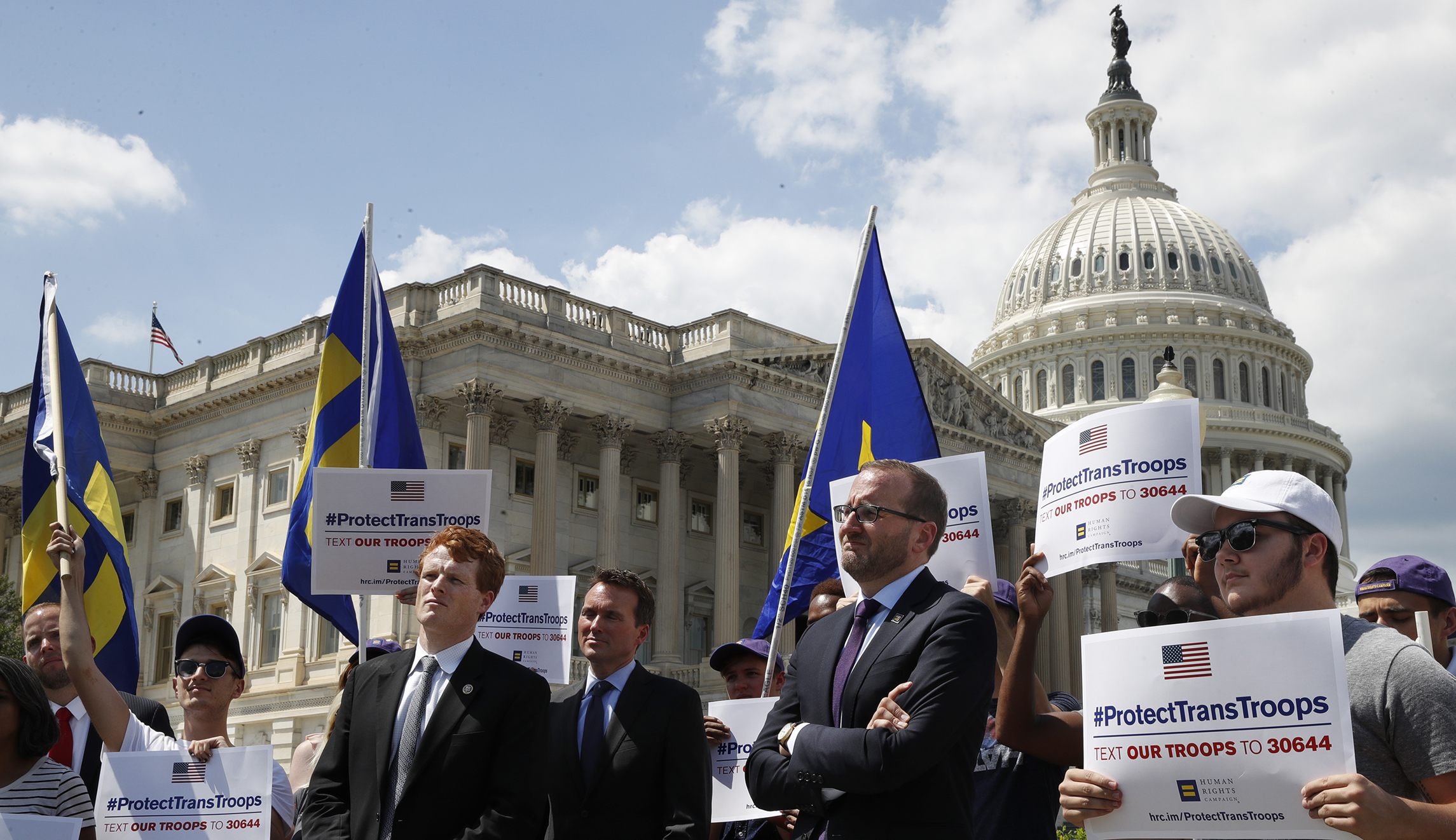 Federal civil rights panel condemns Trump’s military transgender ban