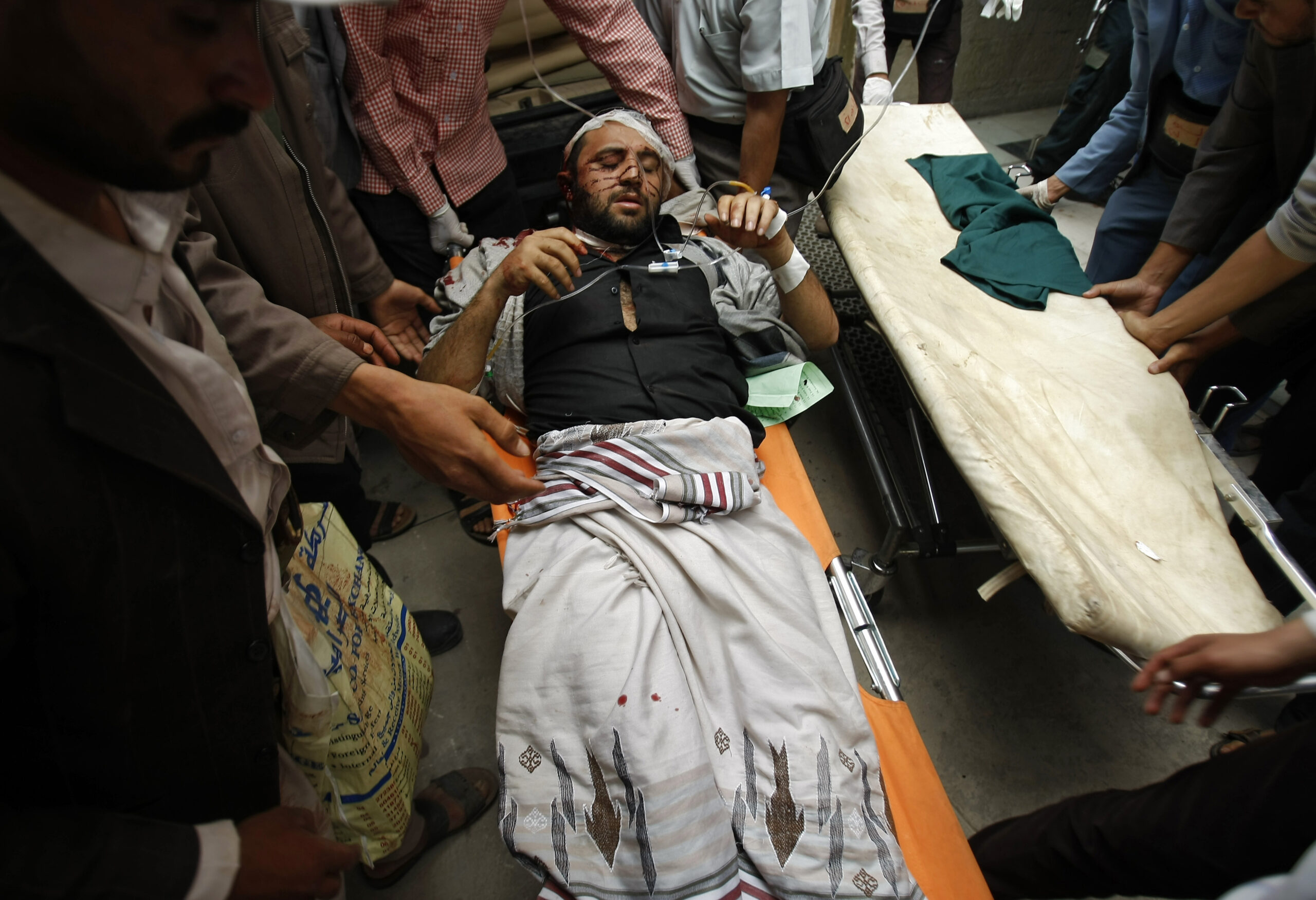 Yemen police open fire on protesters, killing 4