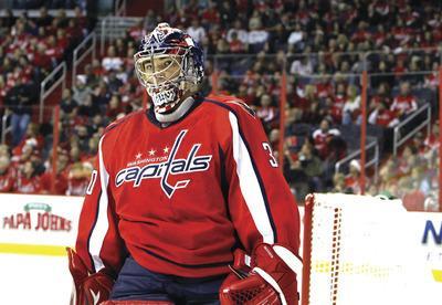 Caps’ Neuvirth unable to sit tight