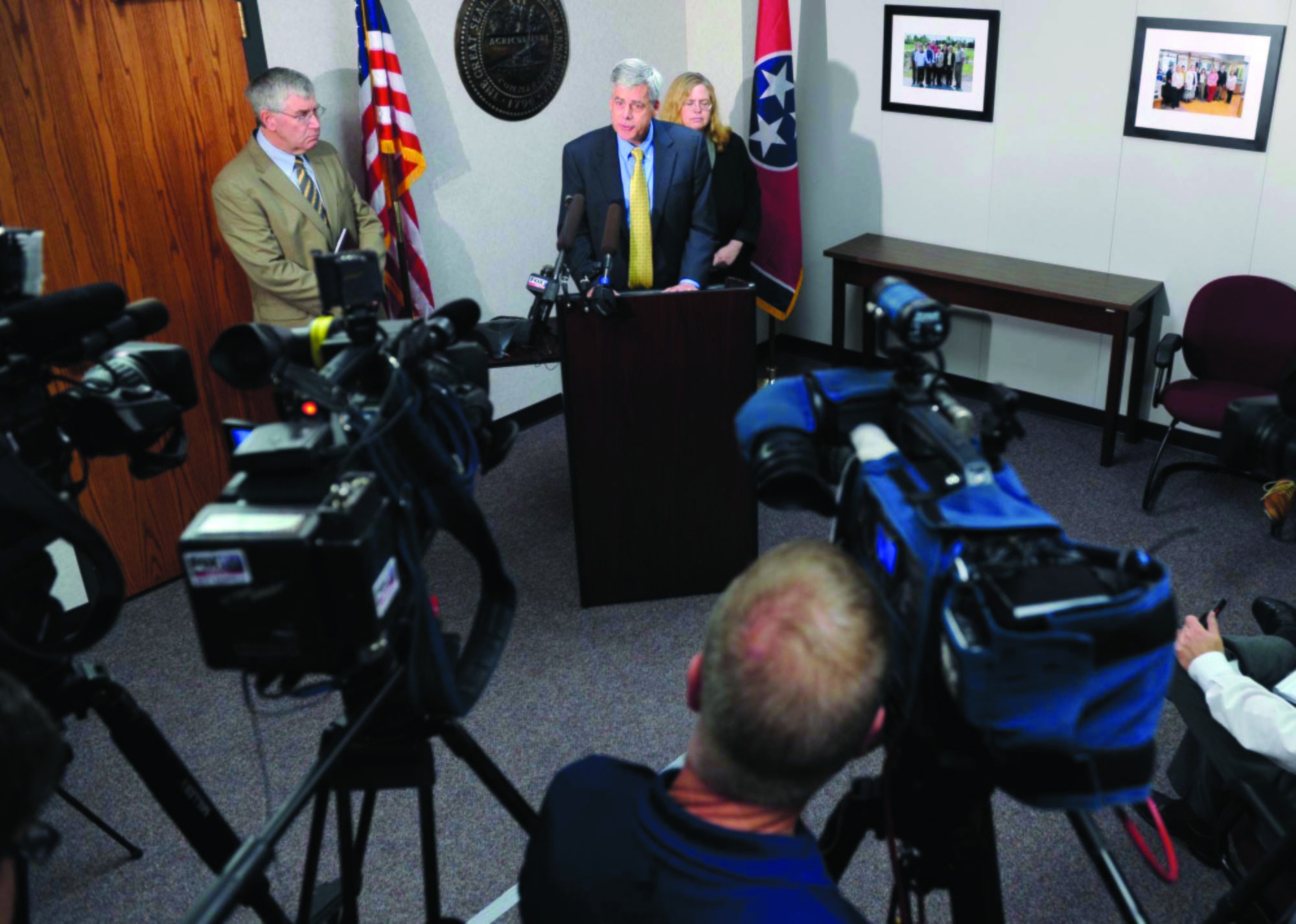 Hundreds seen at risk in meningitis outbreak