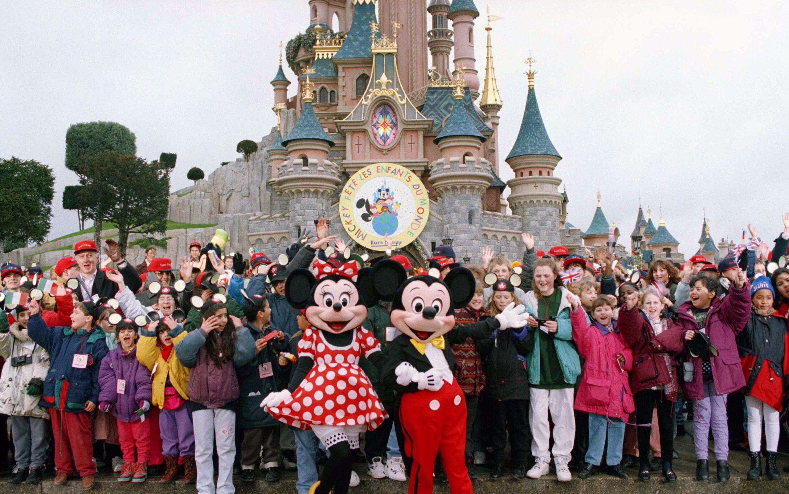 Euro Disney shares dive as it needs bailout