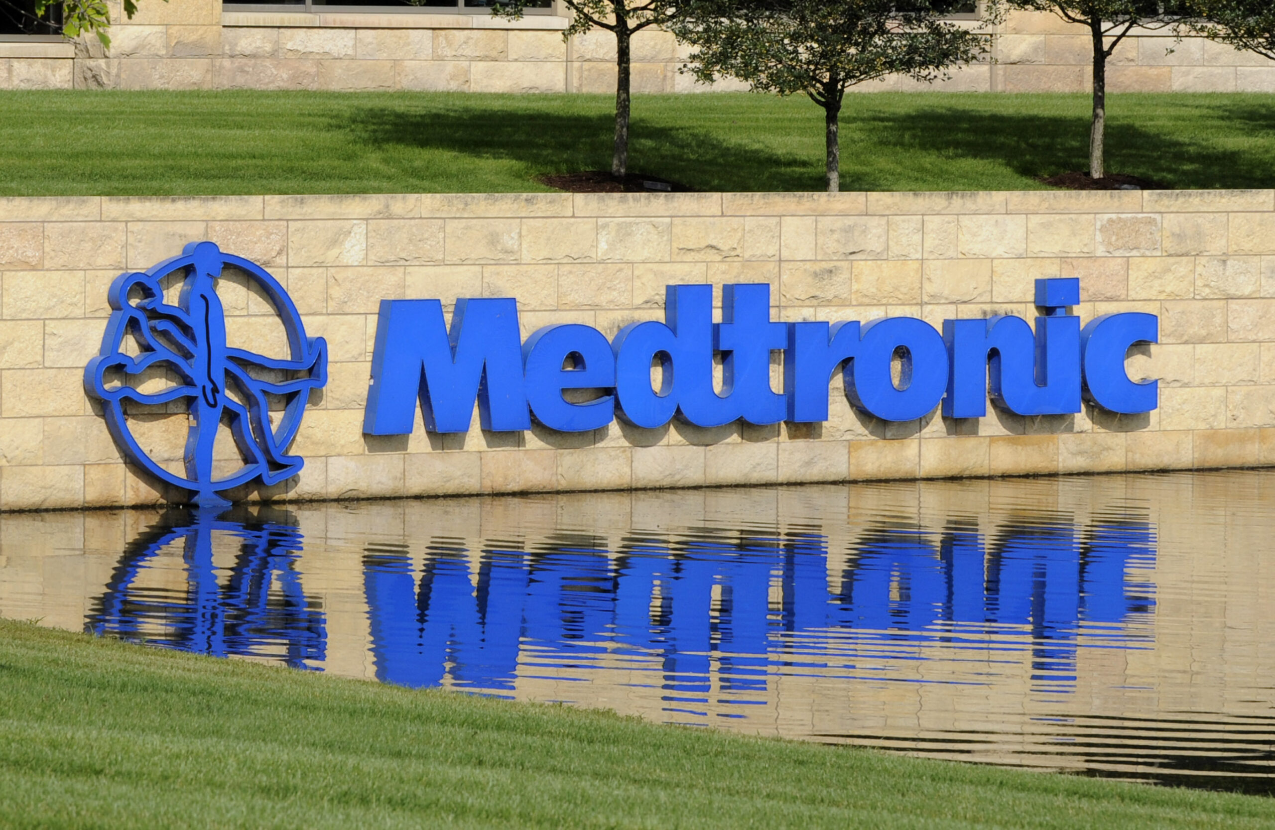 Medtronic pursues better economic health by moving principle offices from U.S. to Ireland