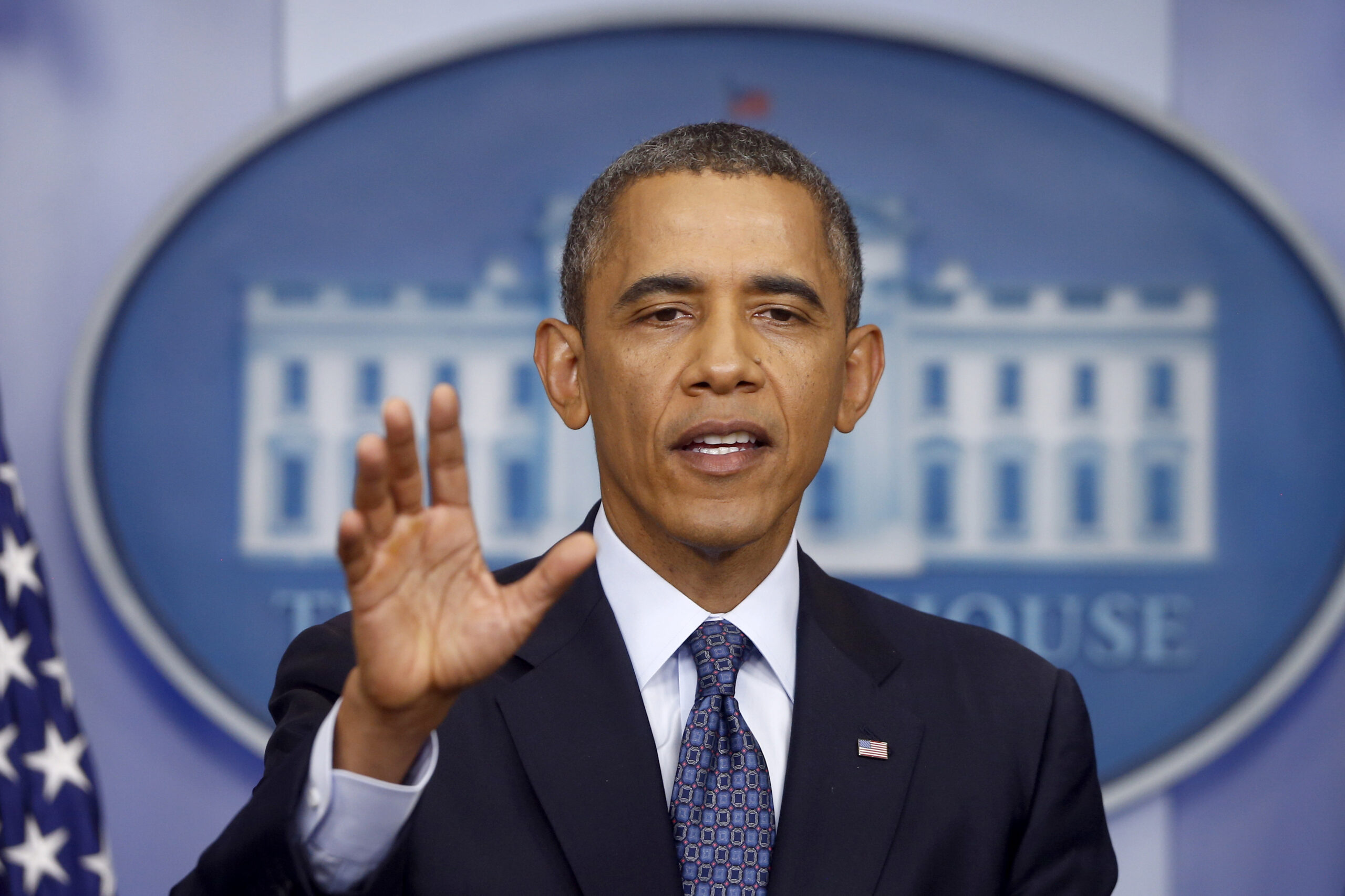 Obama warns against lifting campaign donor caps