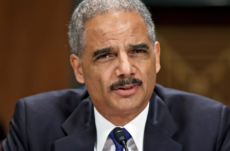 AG seeks deal on eve of contempt vote
