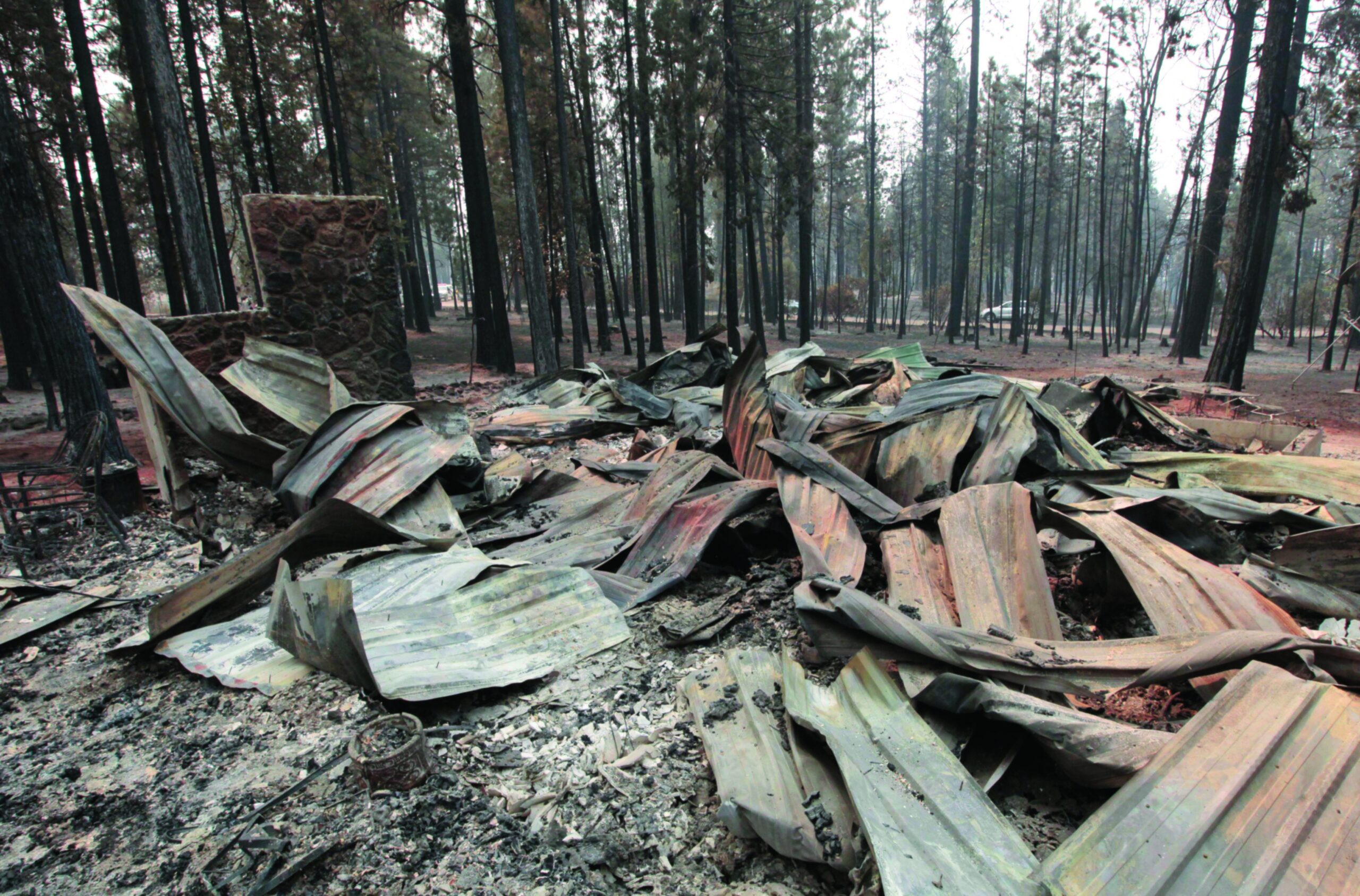 Huge fire burns to edge of 3 Calif. towns
