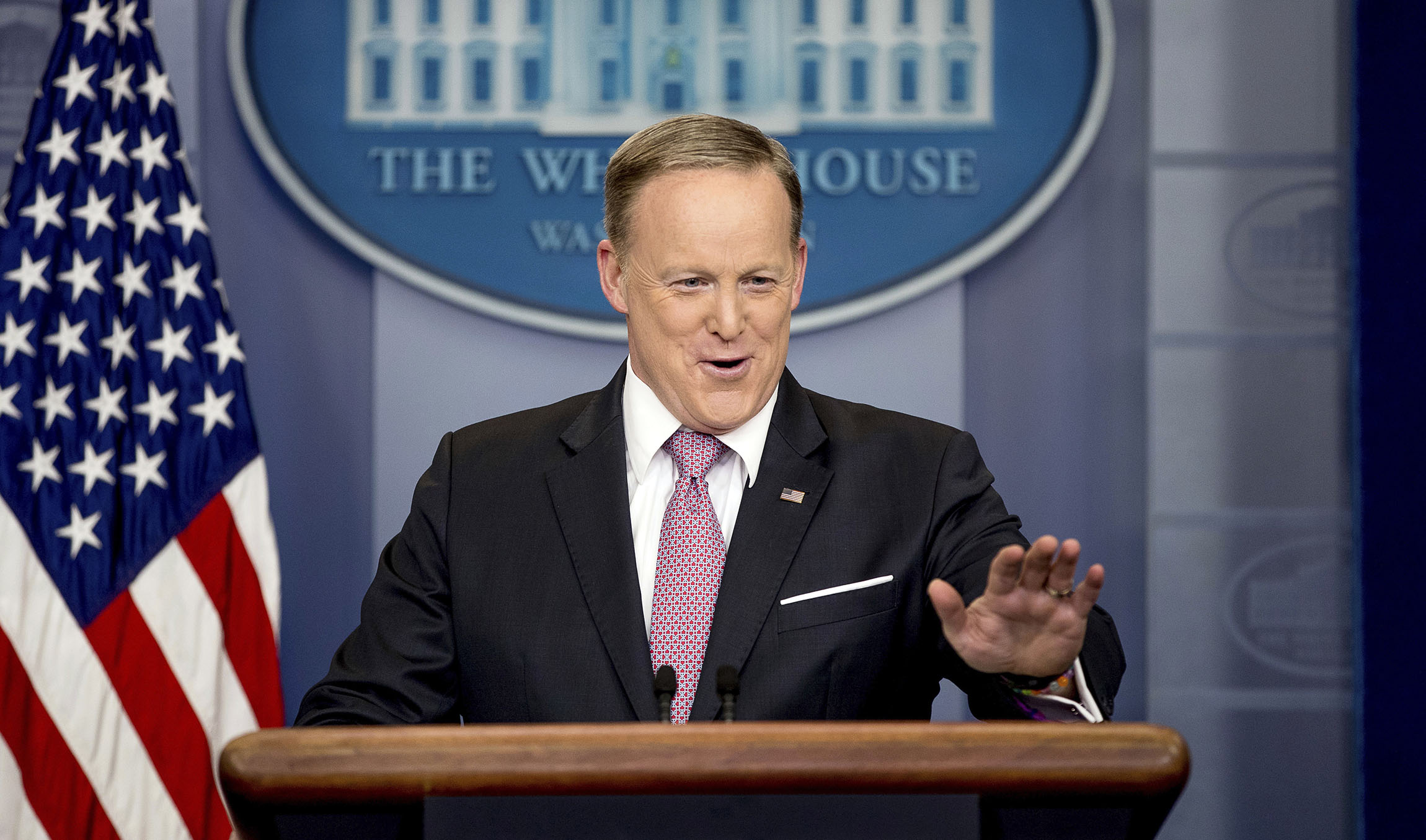 Trump says ‘I’m not firing Sean Spicer’: report